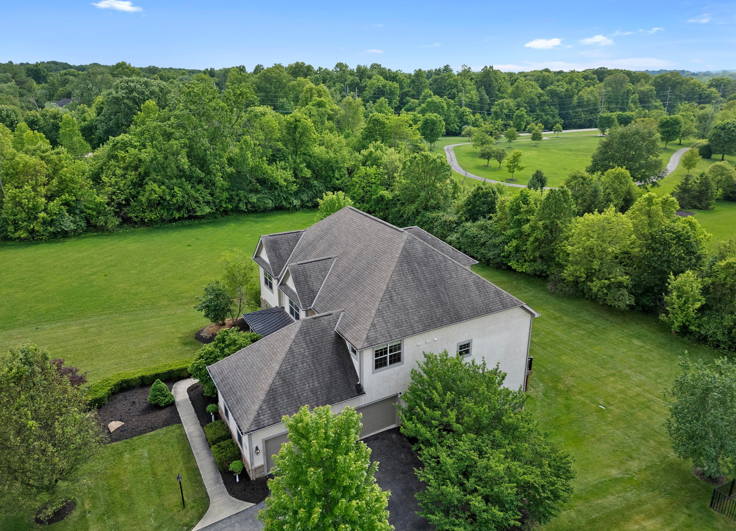 8127 Conine Dr, Dublin OH  exterior