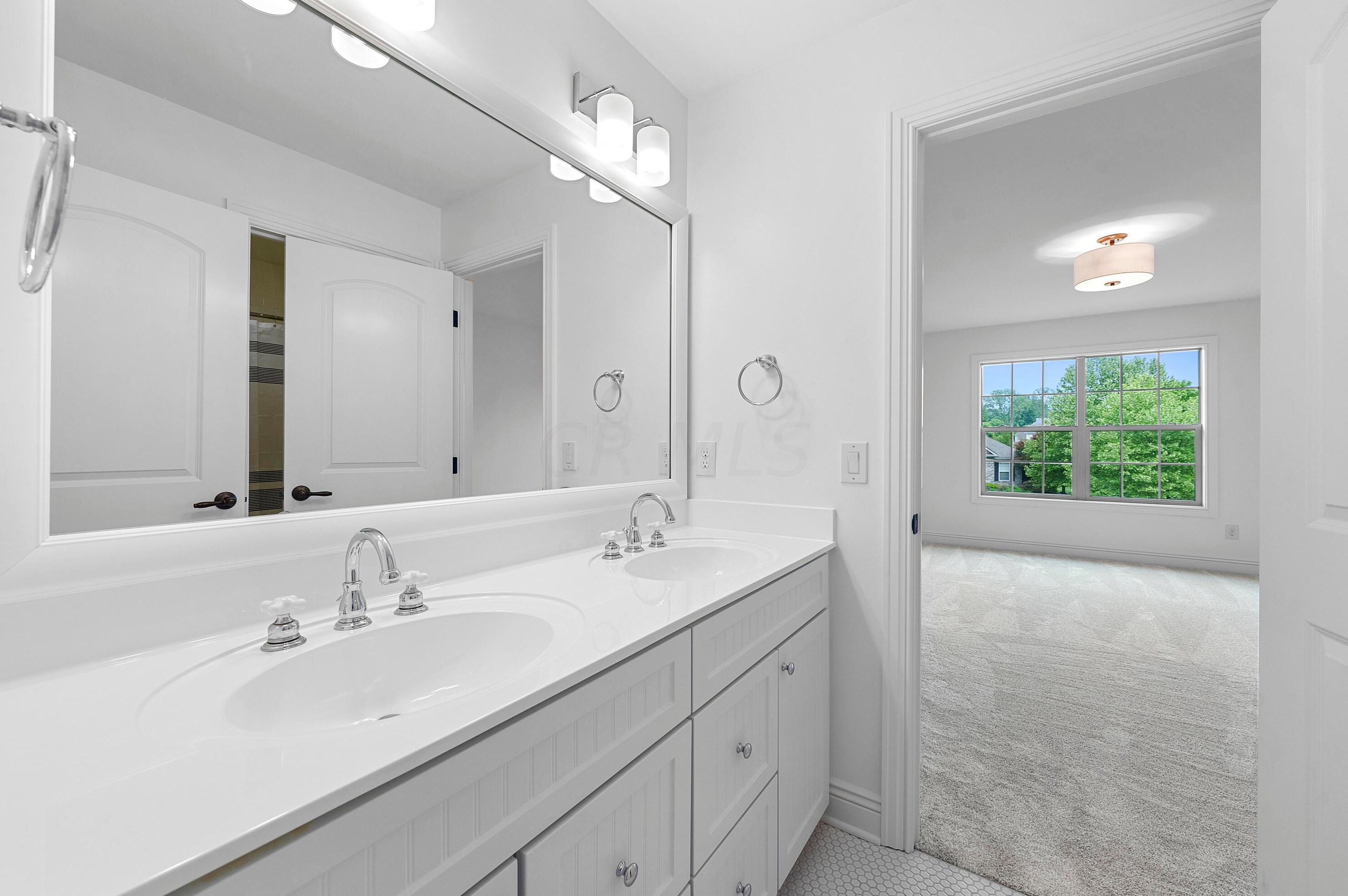 8127 Conine Dr, Dublin OH  exterior