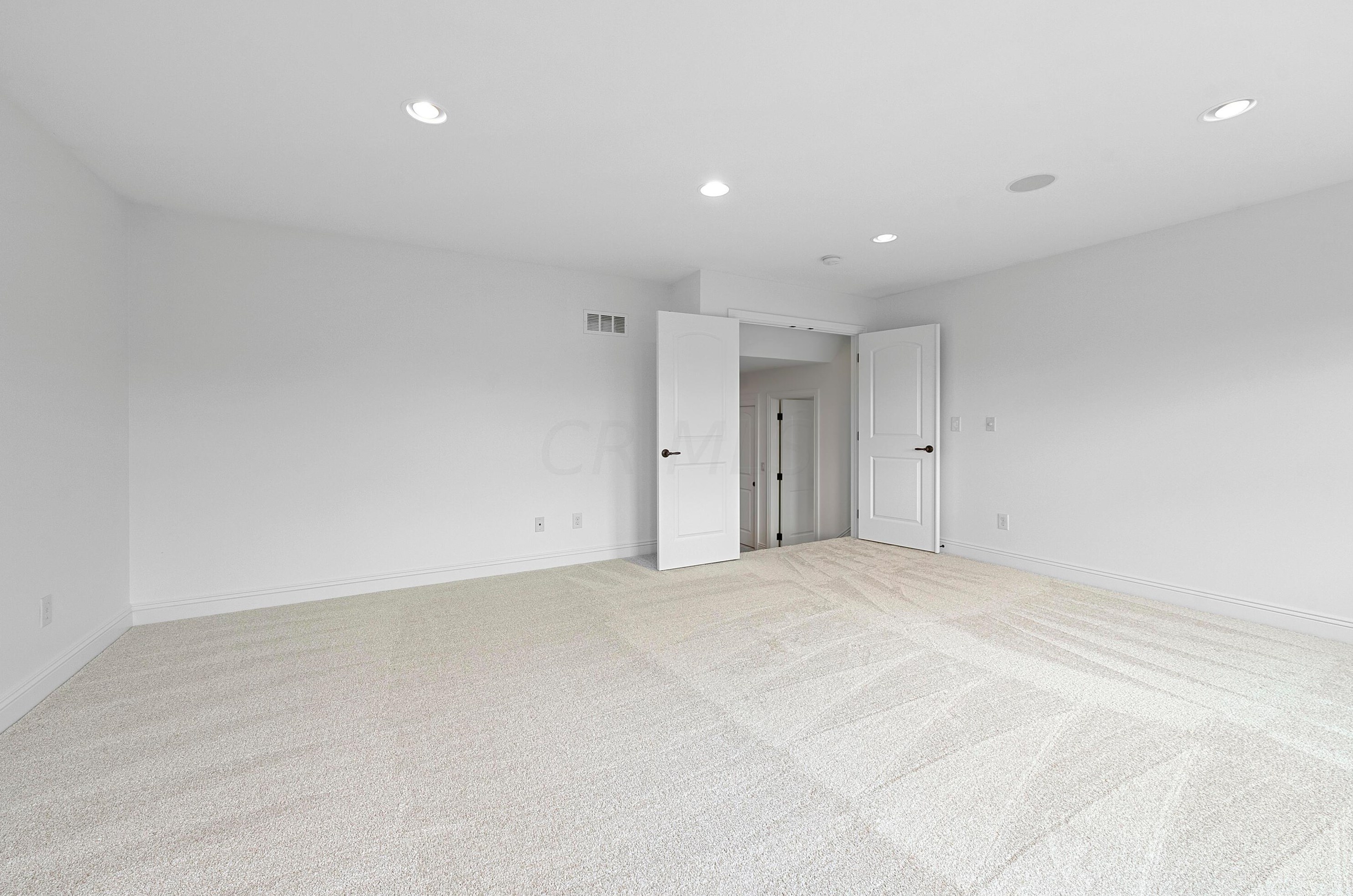 8127 Conine Dr, Dublin OH  exterior