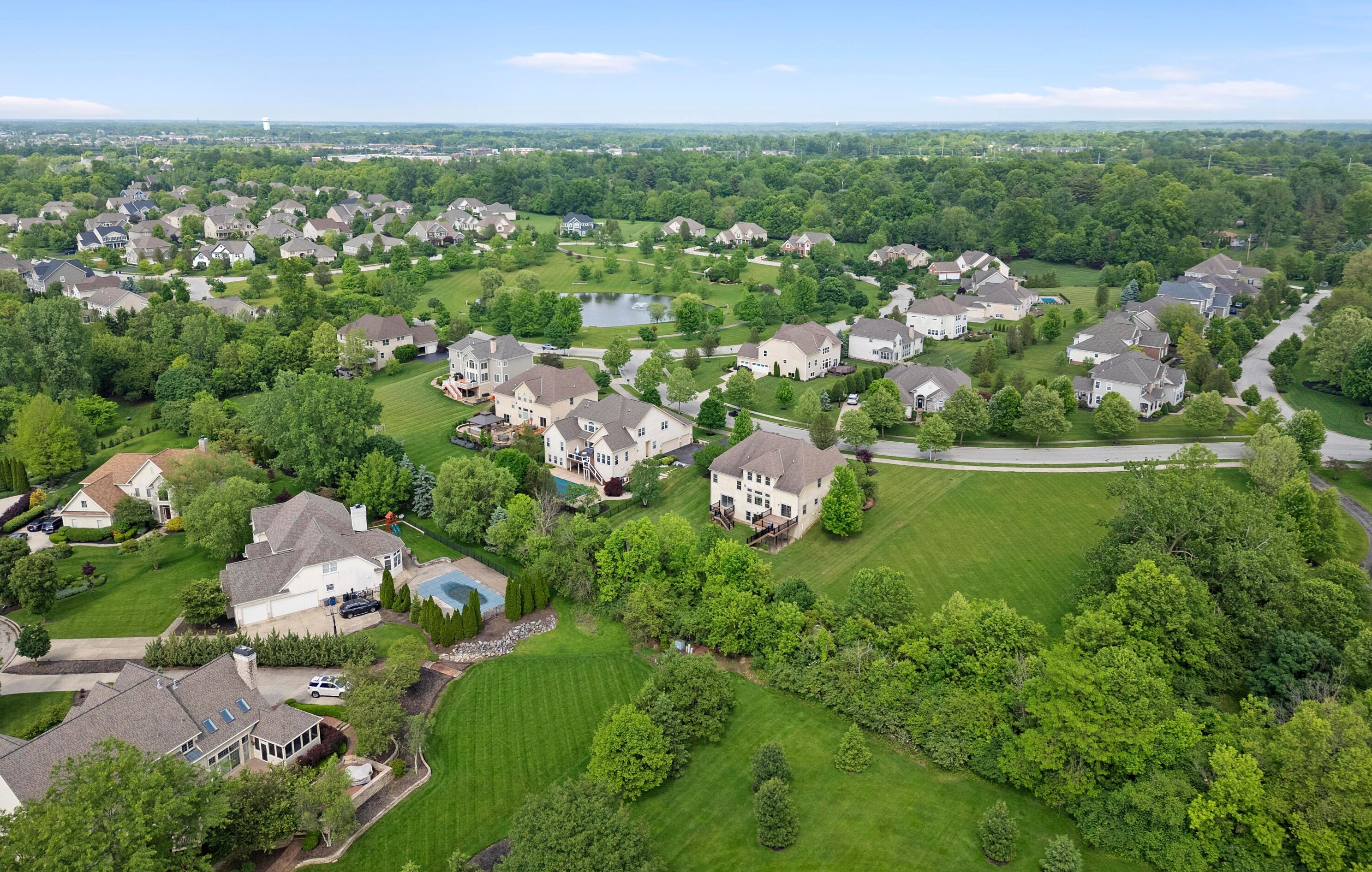 8127 Conine Dr, Dublin OH  exterior