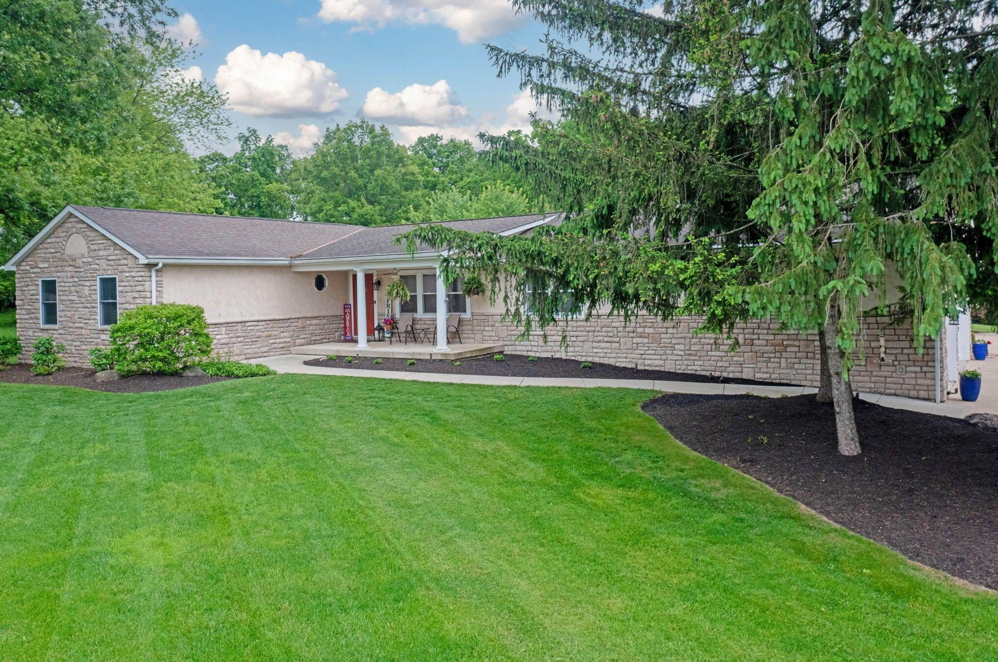 8370 Manitou Dr, Westerville, OH 43081-9701