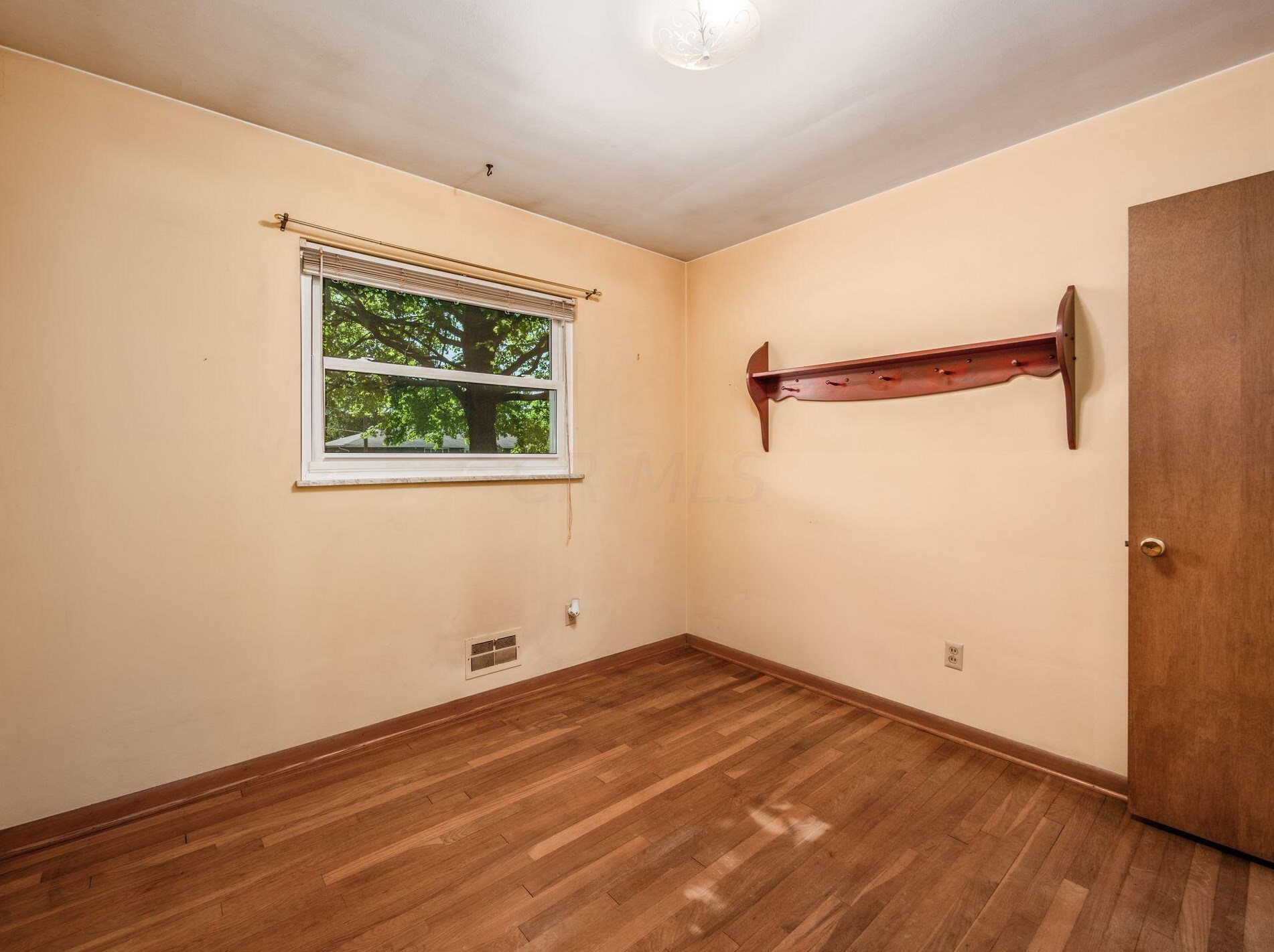 171 Maple Dr, Columbus OH 43228-1110 exterior