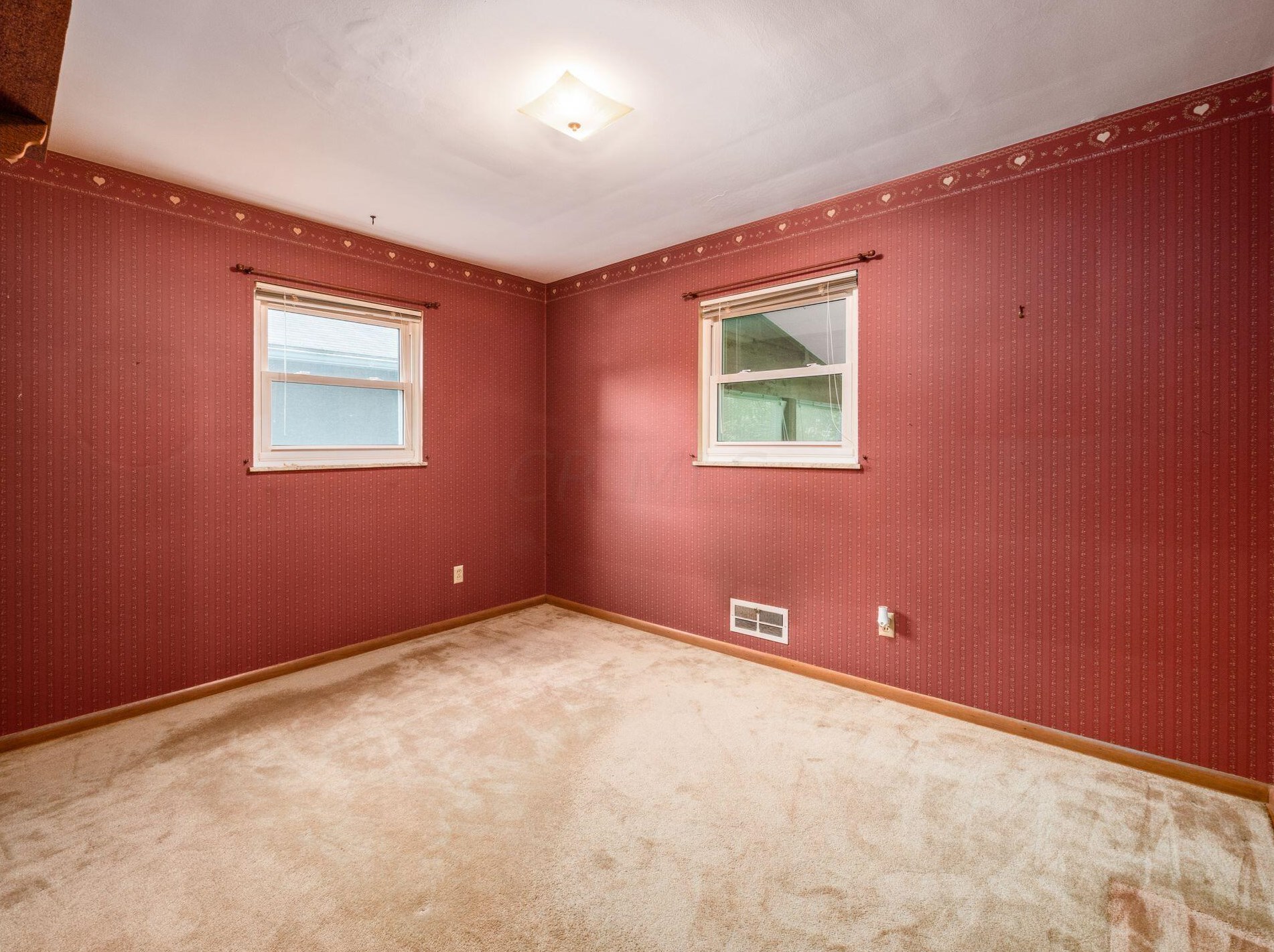 171 Maple Dr, Columbus OH 43228-1110 exterior