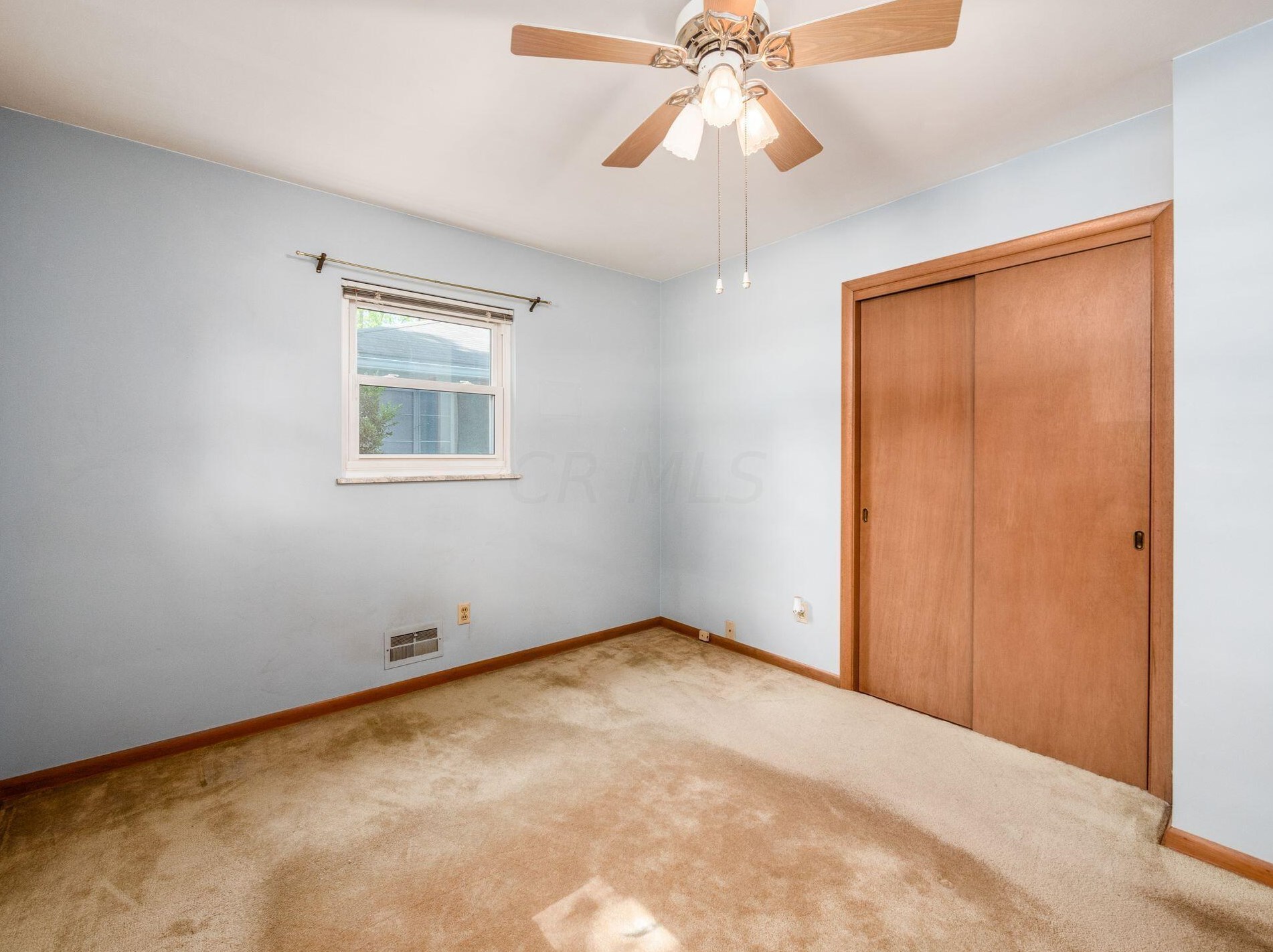 171 Maple Dr, Columbus OH 43228-1110 exterior