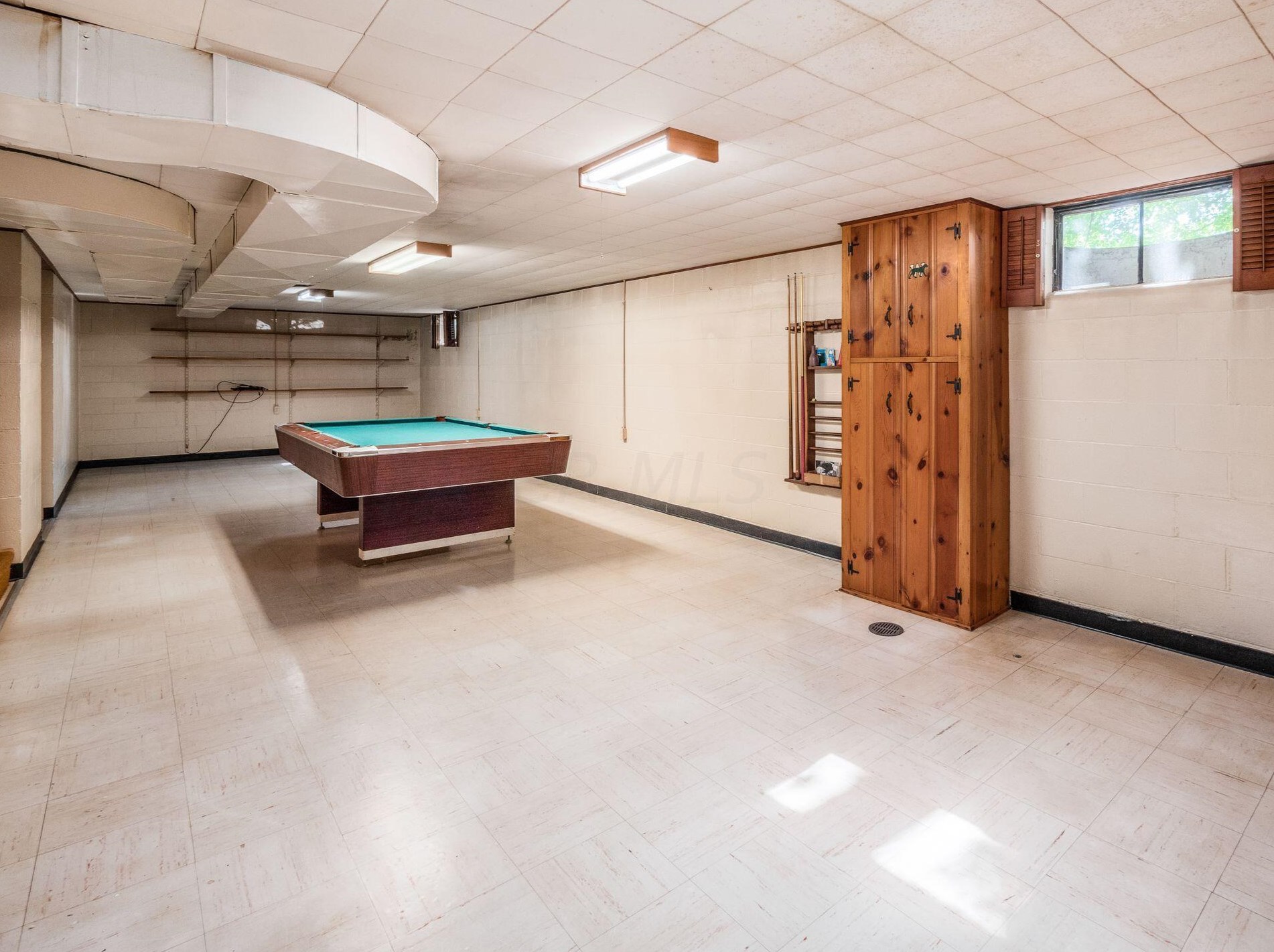 171 Maple Dr, Columbus OH 43228-1110 exterior