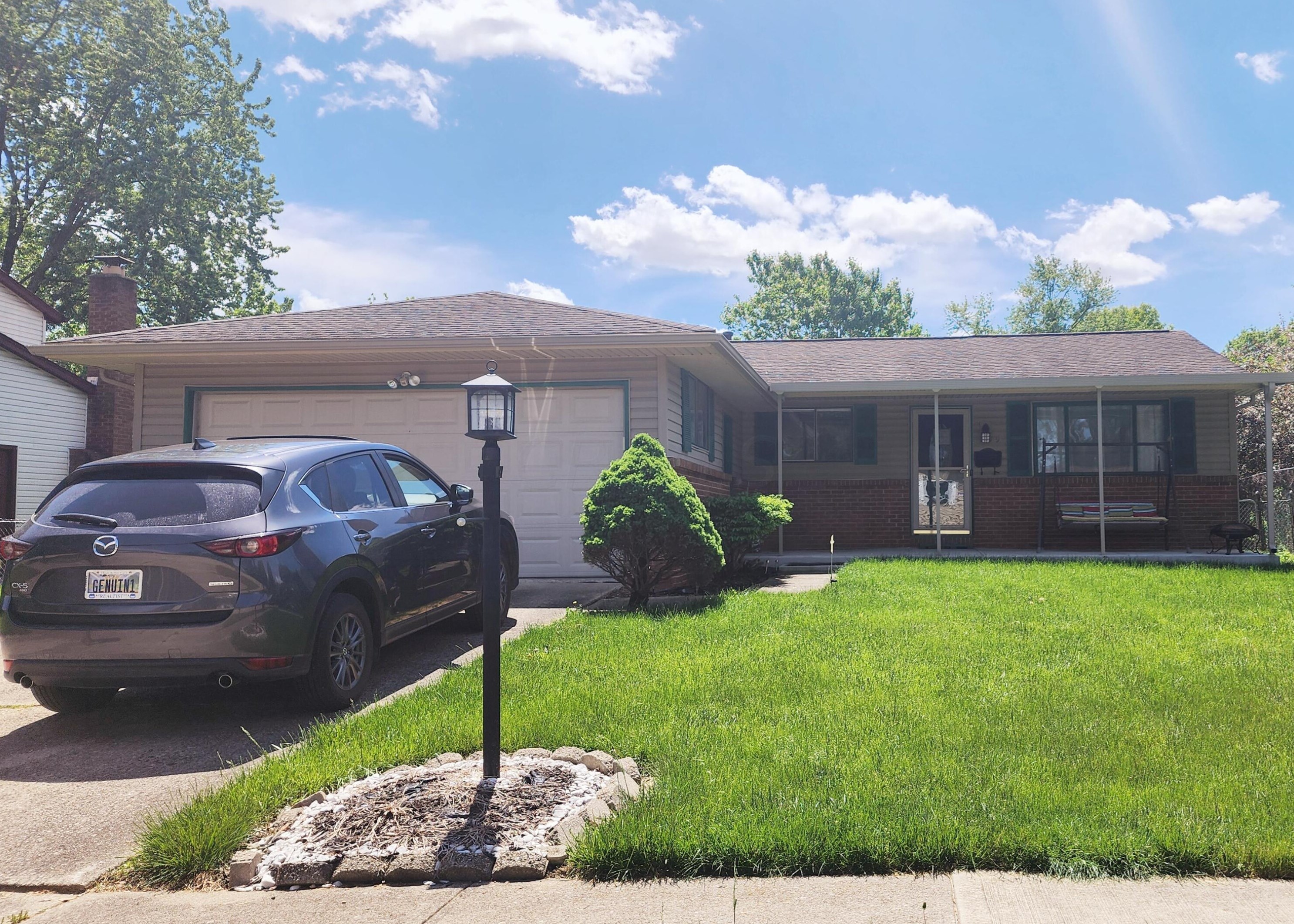 1319 Bolenhill Ct, Columbus, OH 43229-1323