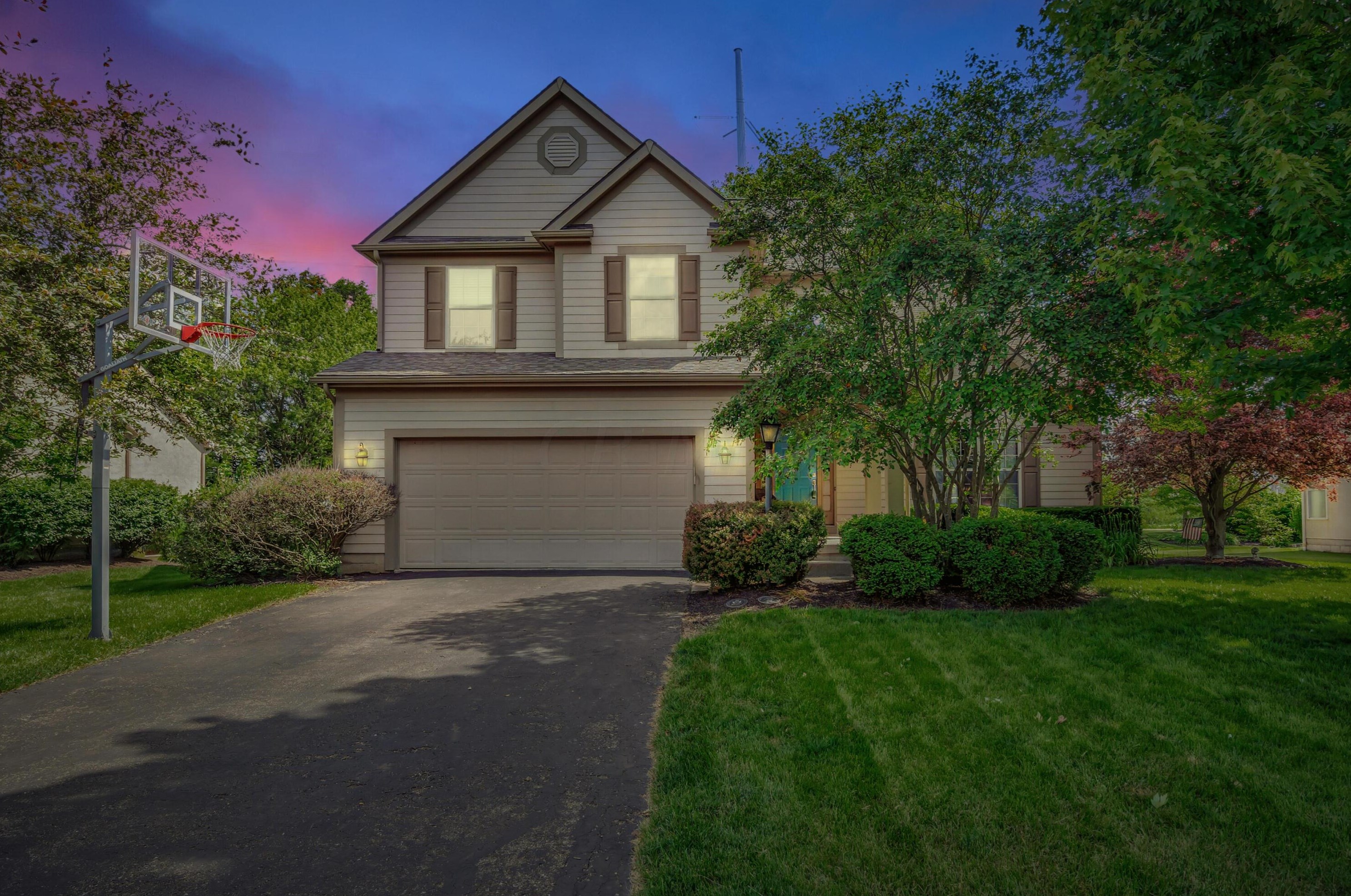 4686 Hoffman Farms Dr, Hilliard OH  43026-7324 exterior