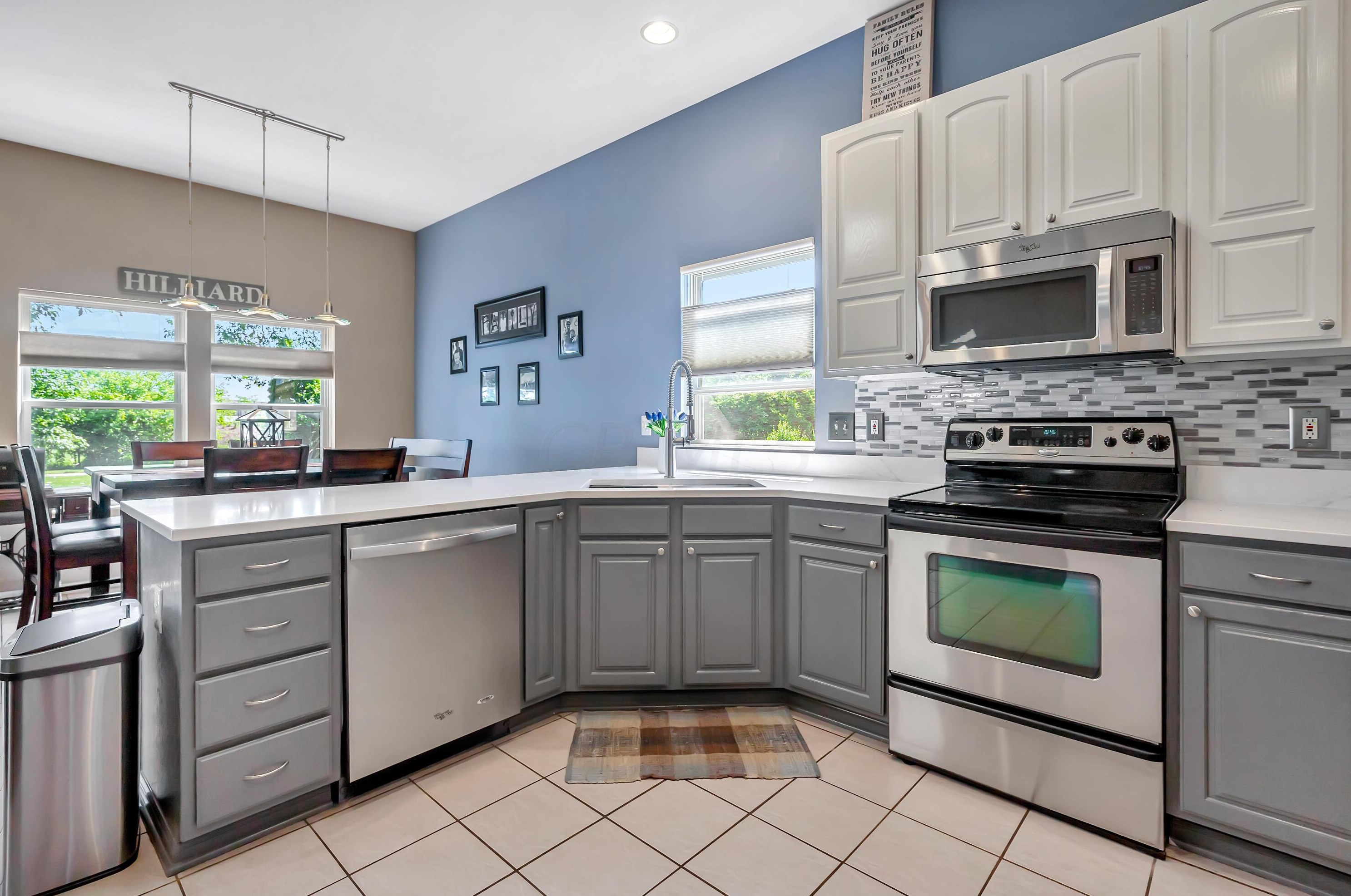 4686 Hoffman Farms Dr, Hilliard OH  43026-7324 exterior