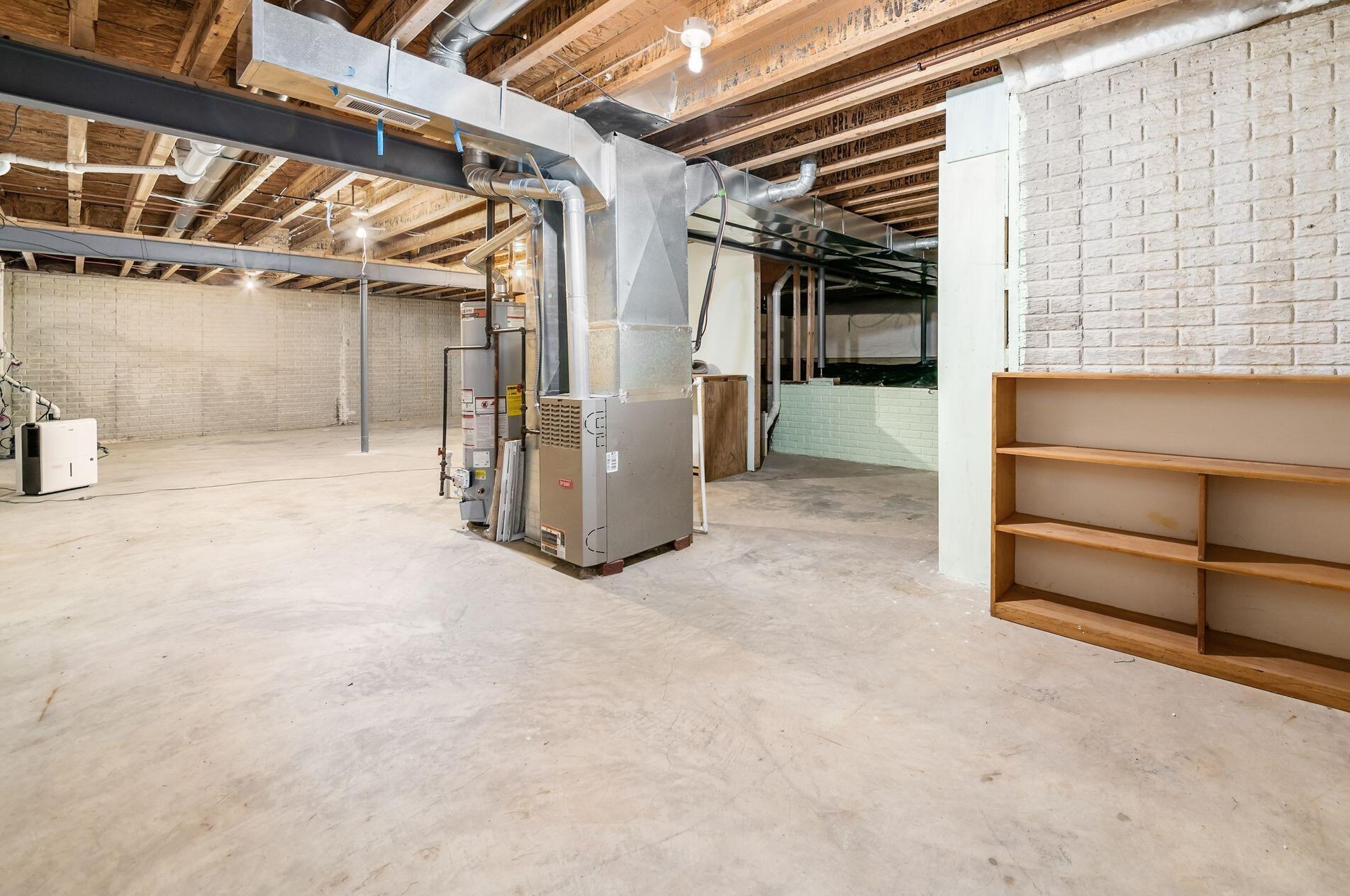 6156 Radekin Rd, Columbus OH 43232-2948 exterior