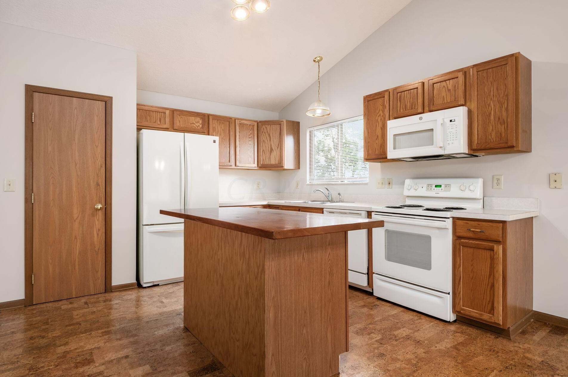 6156 Radekin Rd, Columbus OH 43232-2948 exterior