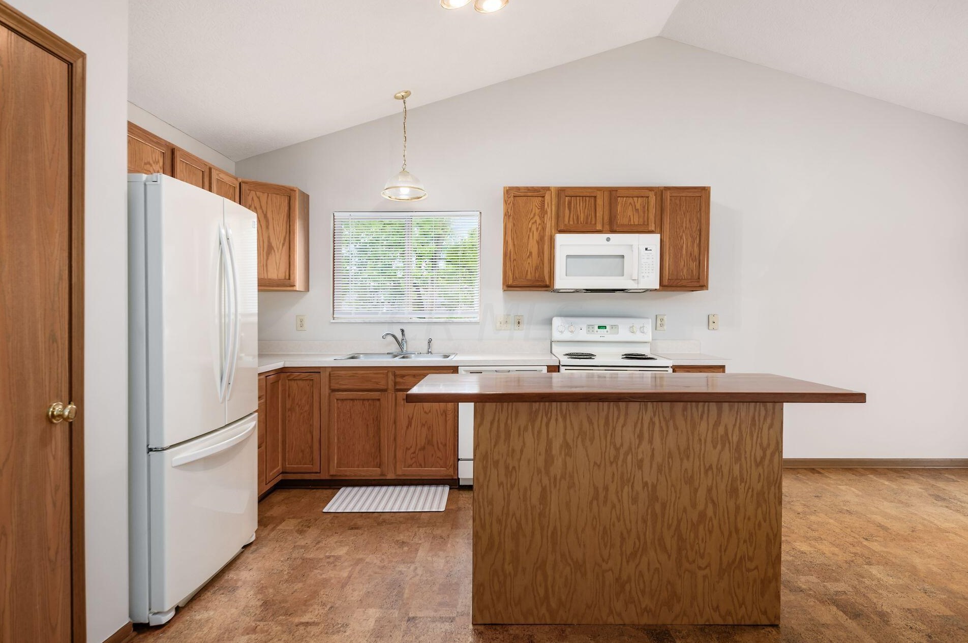 6156 Radekin Rd, Columbus OH 43232-2948 exterior