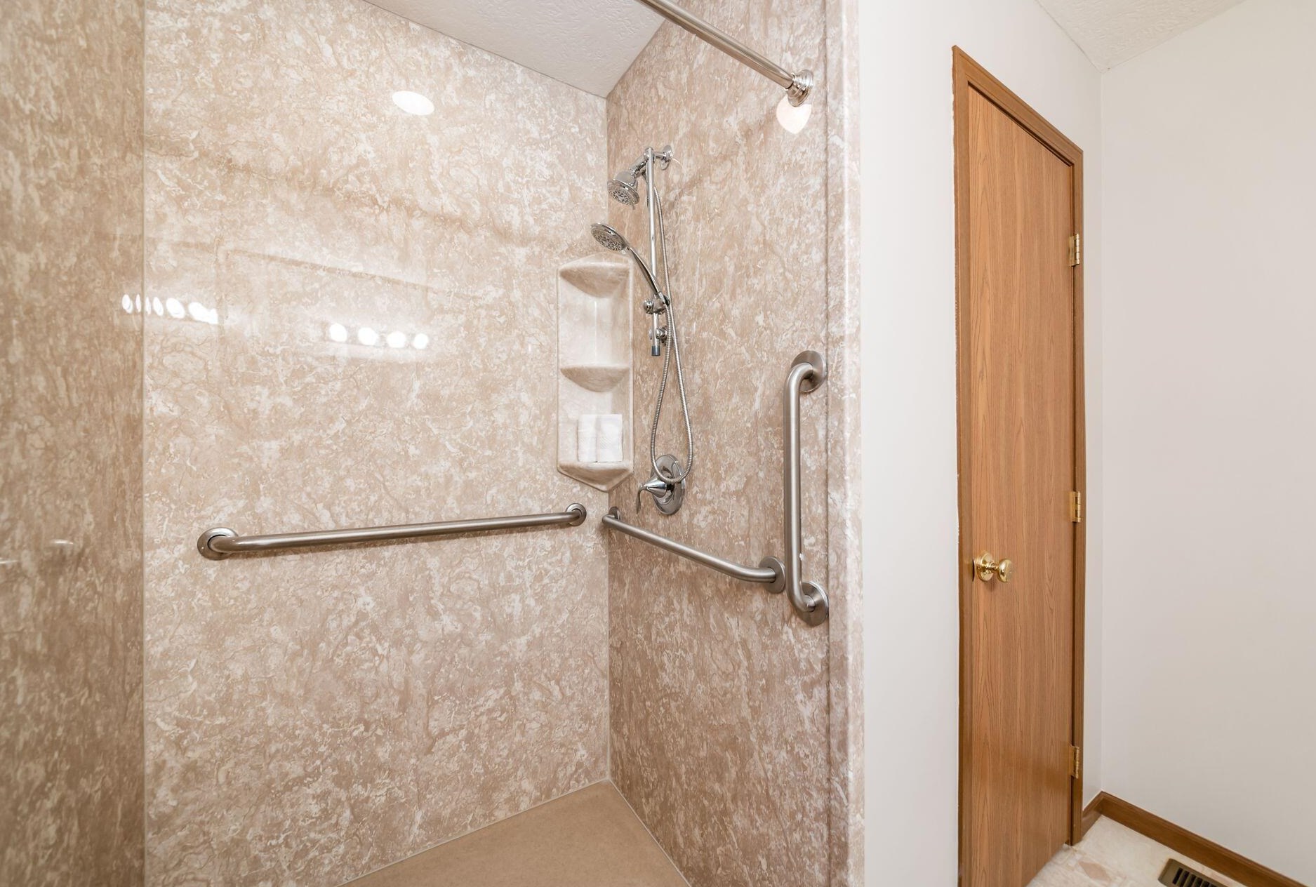 6156 Radekin Rd, Columbus OH 43232-2948 exterior