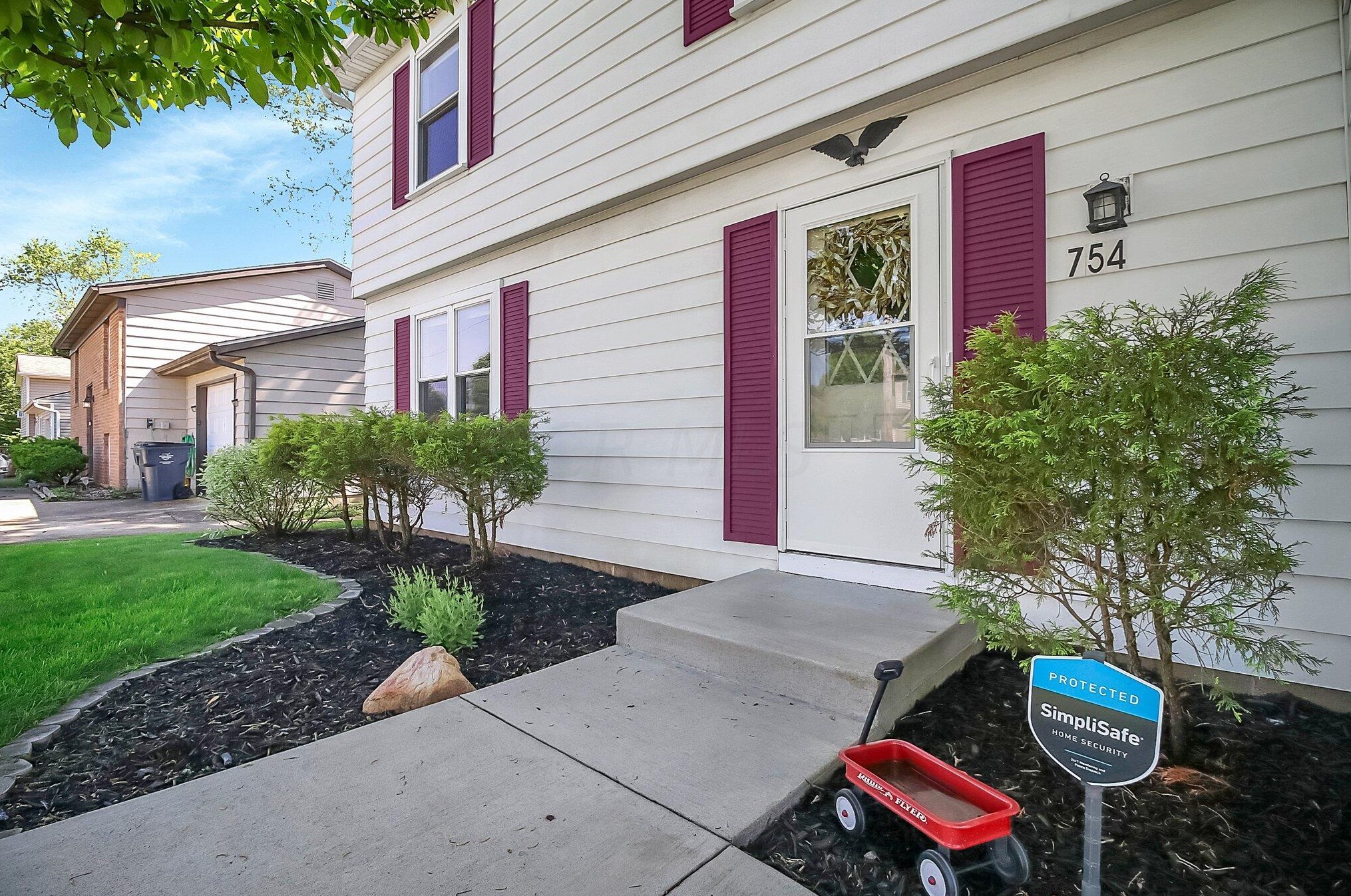 754 Hines Rd, Columbus, OH 43230-4802