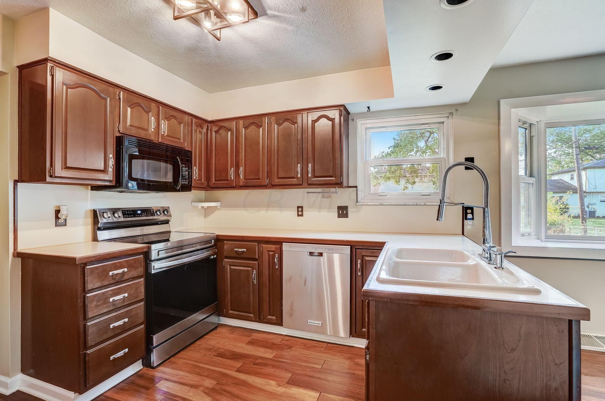 1725 Ivyhill Loop, Columbus OH 43229-5223 exterior