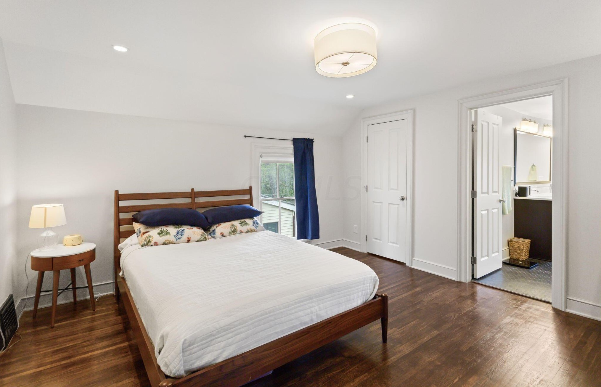 1337 Hunter Ave, Columbus OH 43201-2773 exterior