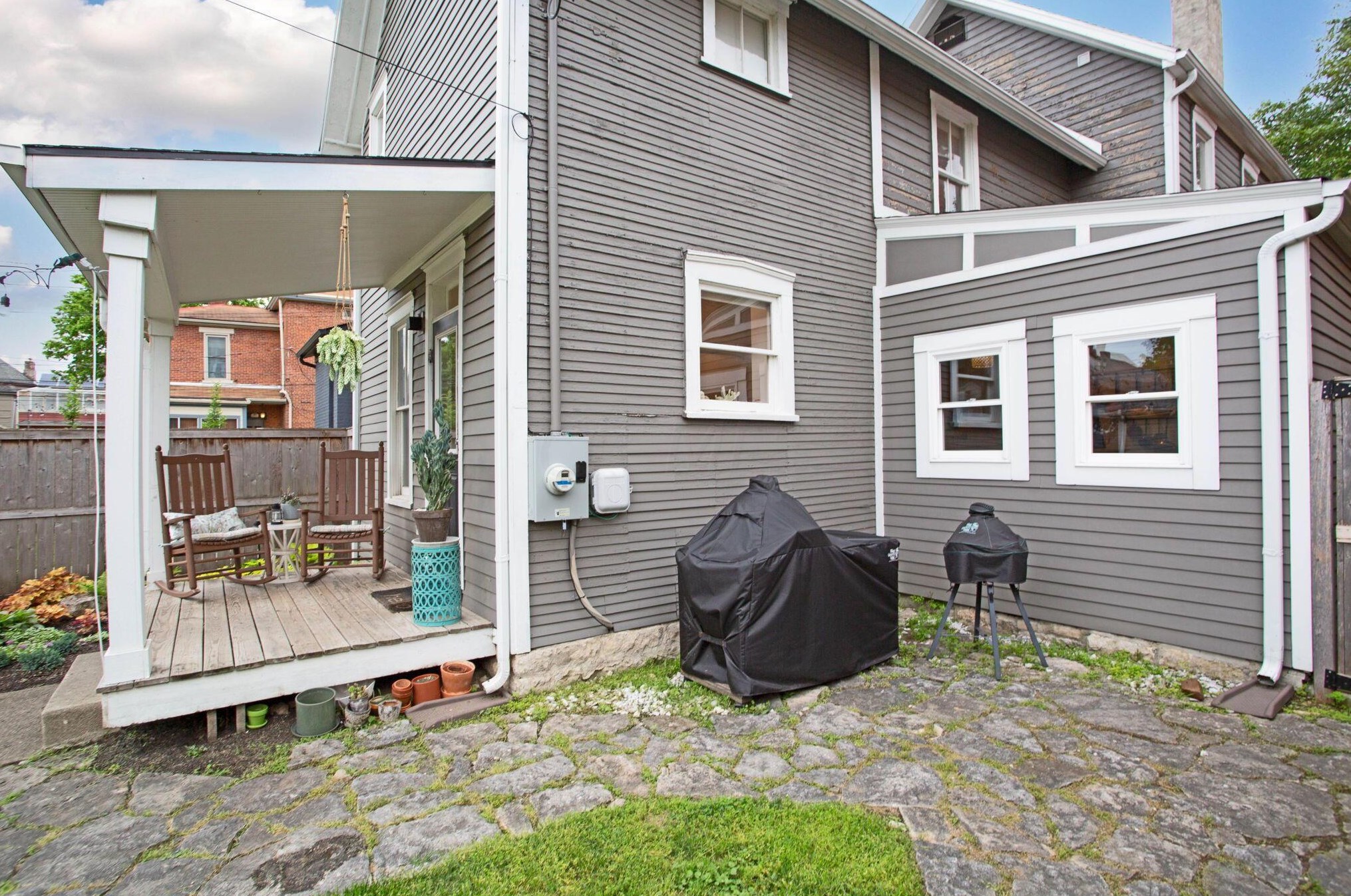 1337 Hunter Ave, Columbus OH 43201-2773 exterior