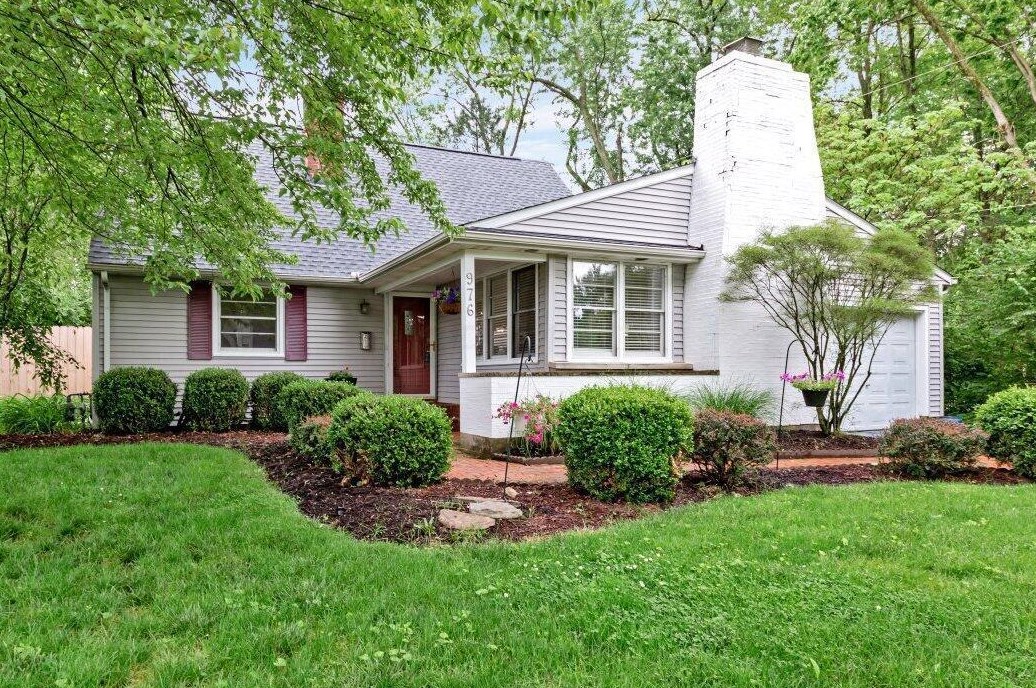 976 Kilbourne Dr, Sharon Township, OH 43085