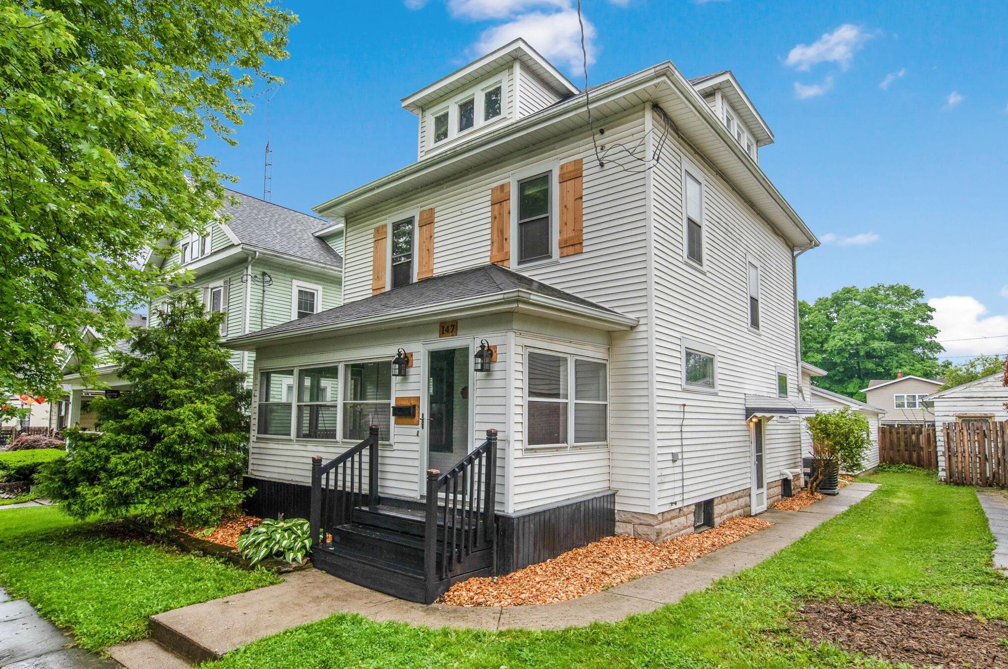 147 Clover Ave, Marion, OH 43302-4432