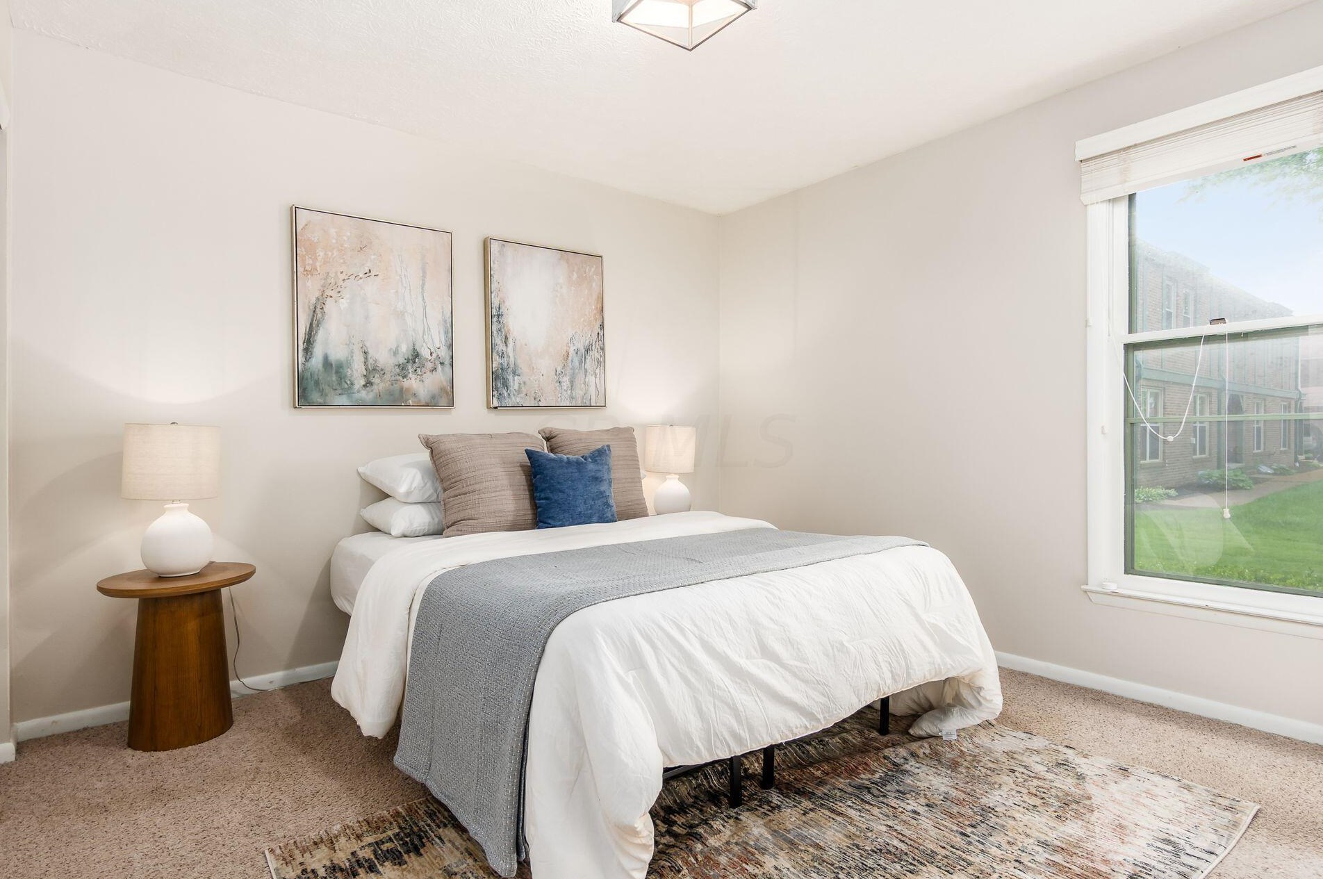 1535 Sandringham Ct, Columbus OH  43220-3834 exterior