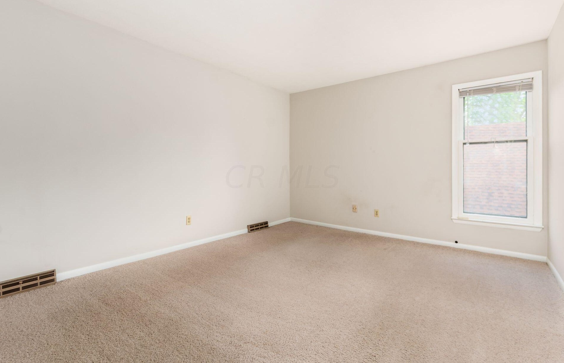 1535 Sandringham Ct, Columbus OH  43220-3834 exterior