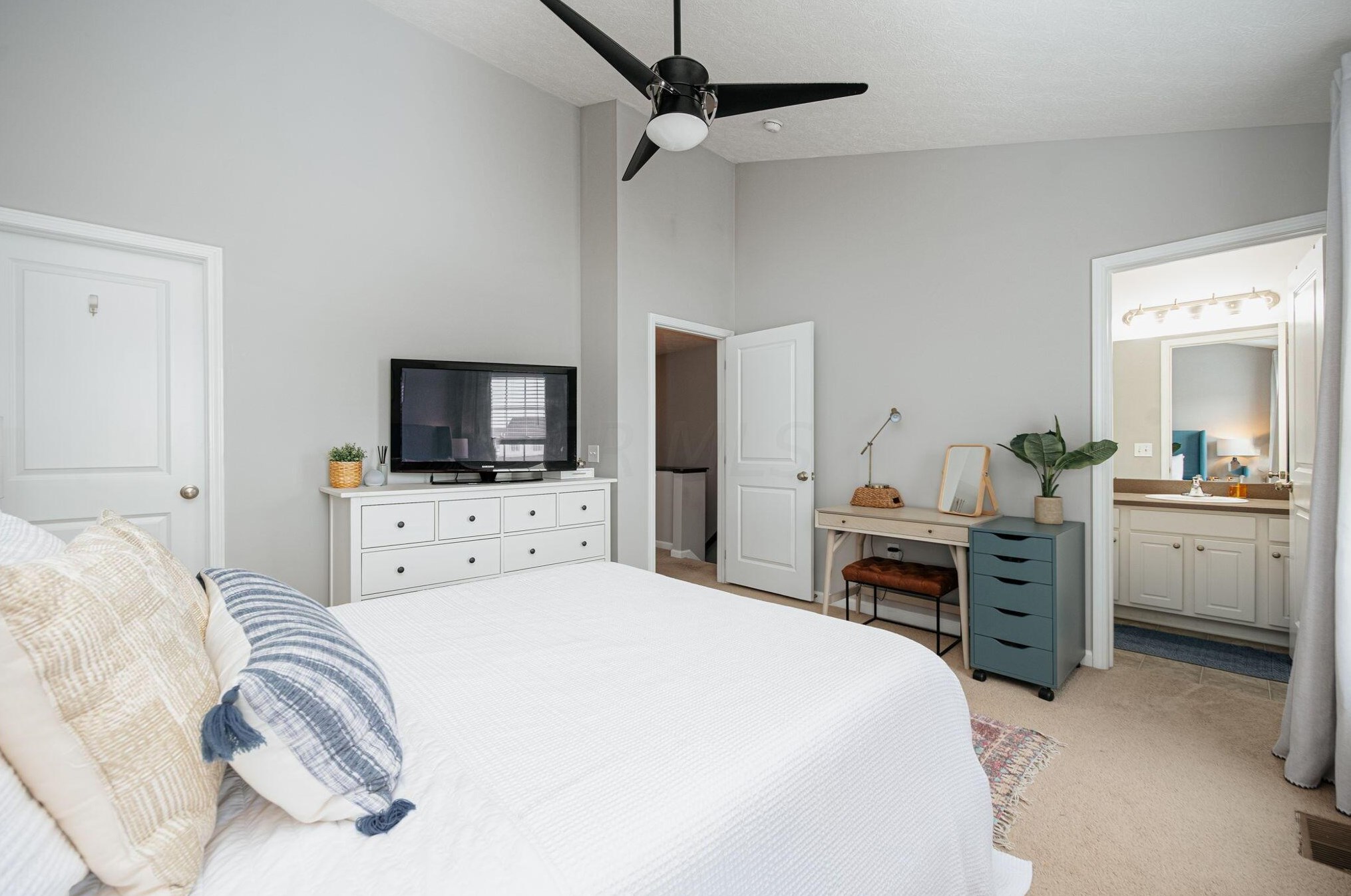 5336 Rustic Falls Dr, Dublin OH  43016-6349 exterior