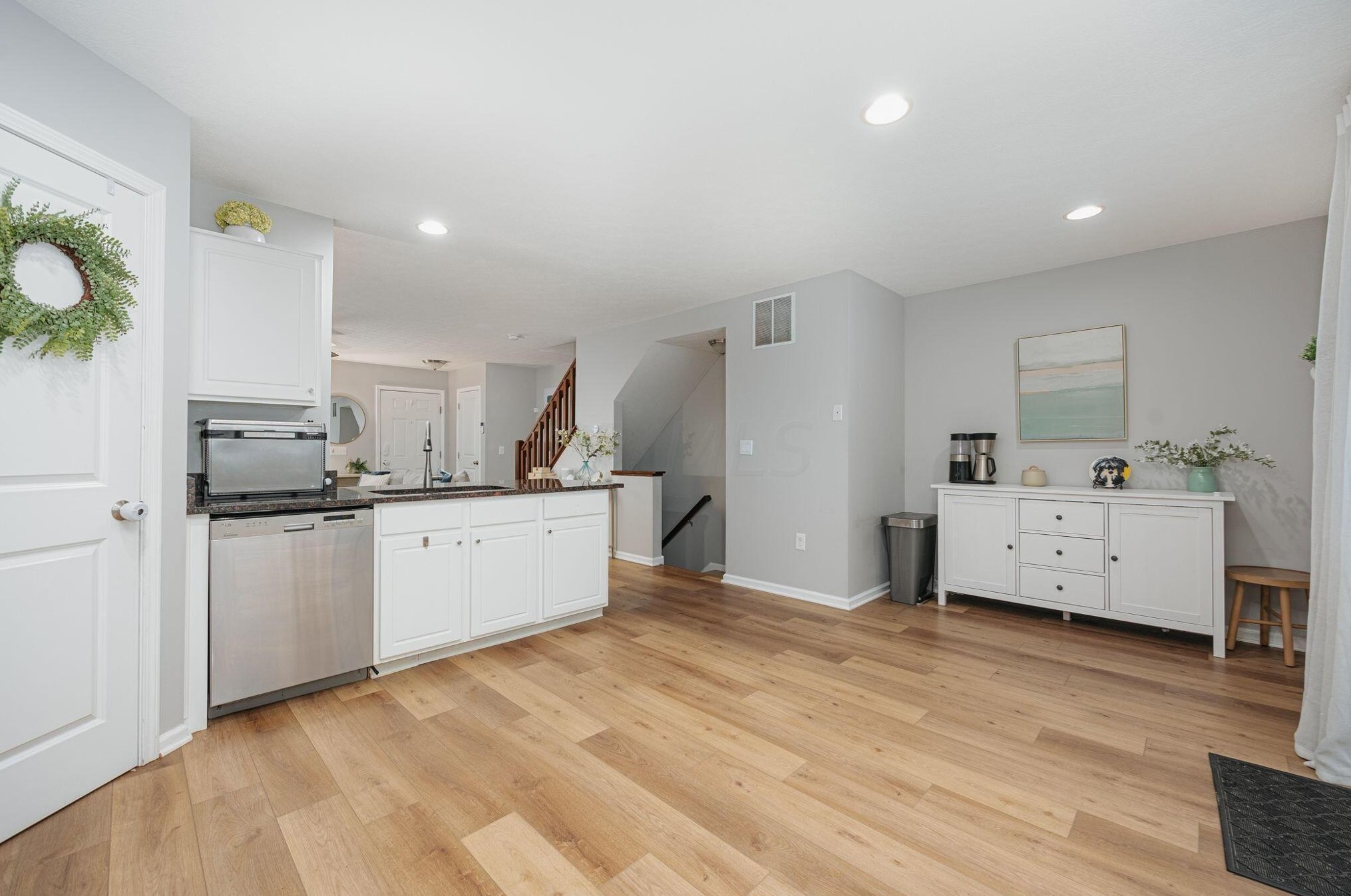 5336 Rustic Falls Dr, Dublin OH  43016-6349 exterior