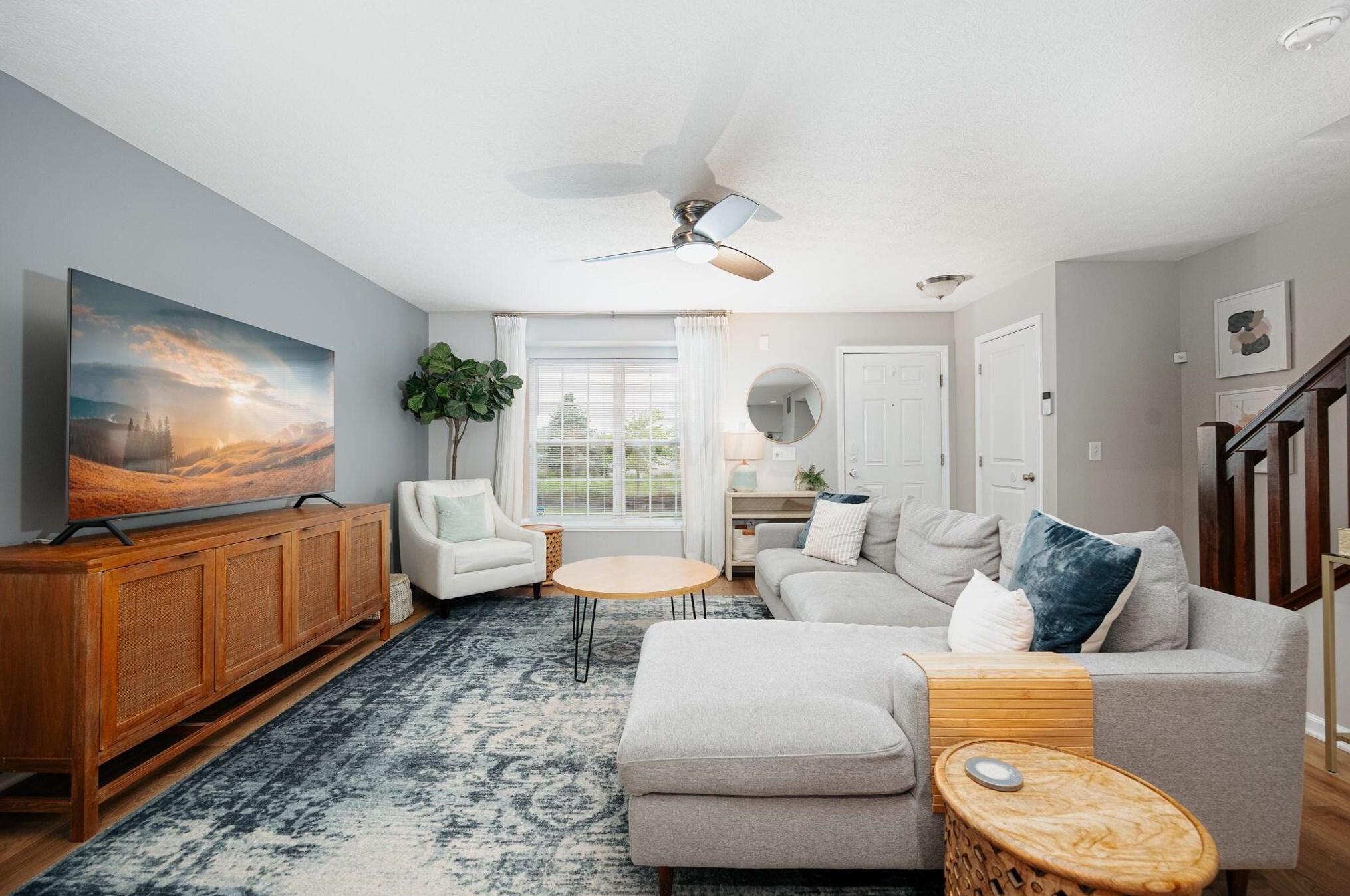 5336 Rustic Falls Dr, Dublin OH  43016-6349 exterior