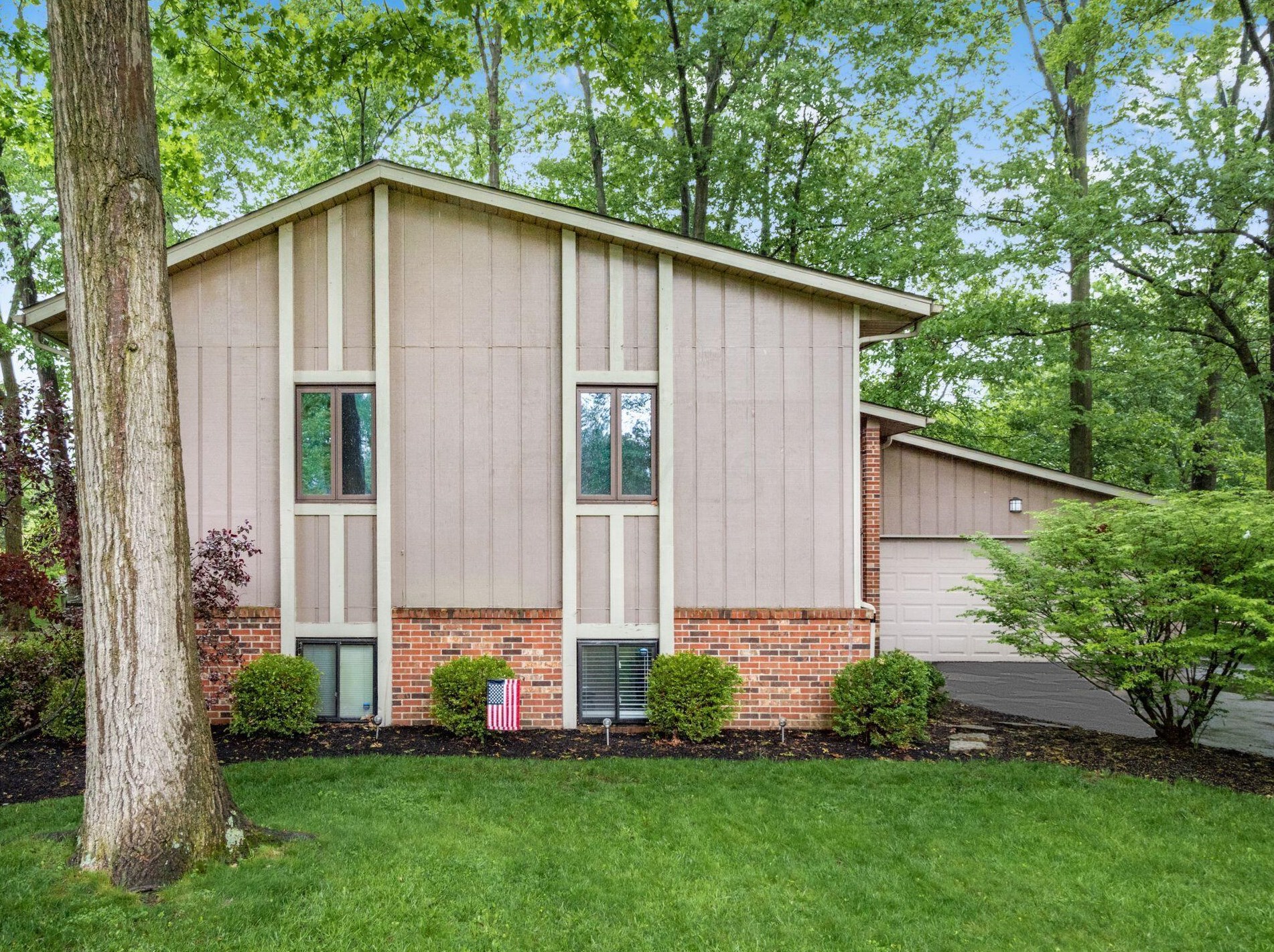 885 Catalpa Pl, Marysville, OH 43040-2102