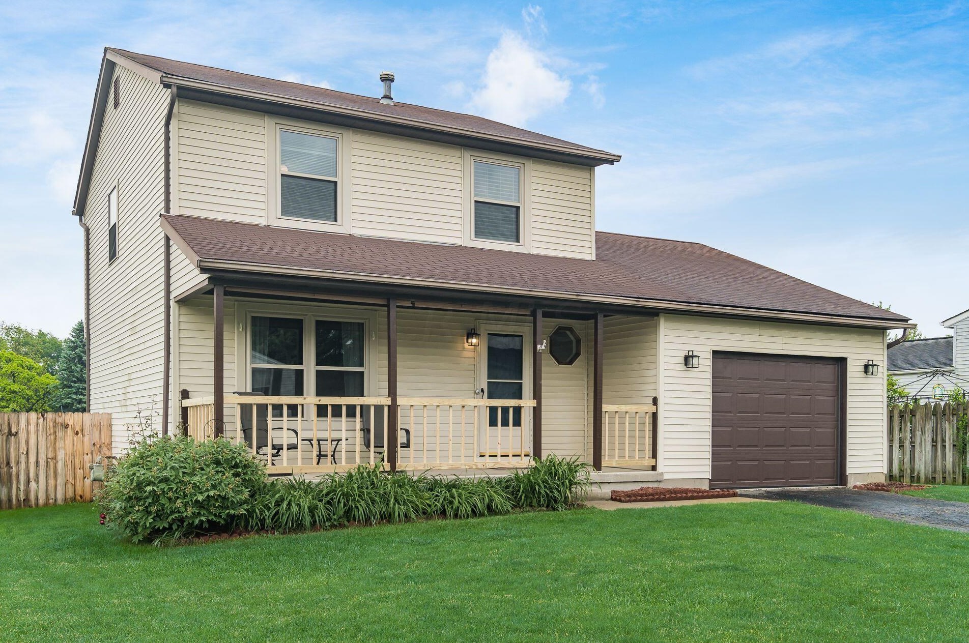 732 Cherrymonte Dr, Columbus, OH 43228-5703