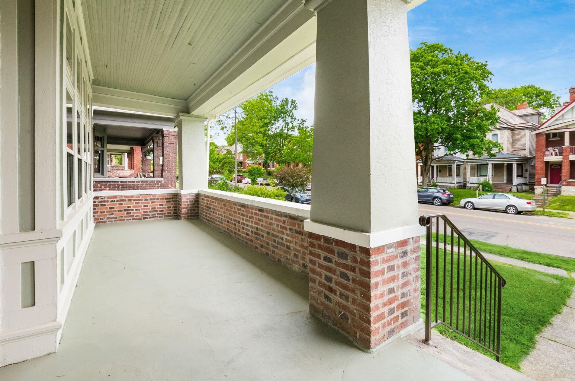 1663 Bryden Rd, Columbus OH  43205-2121 exterior