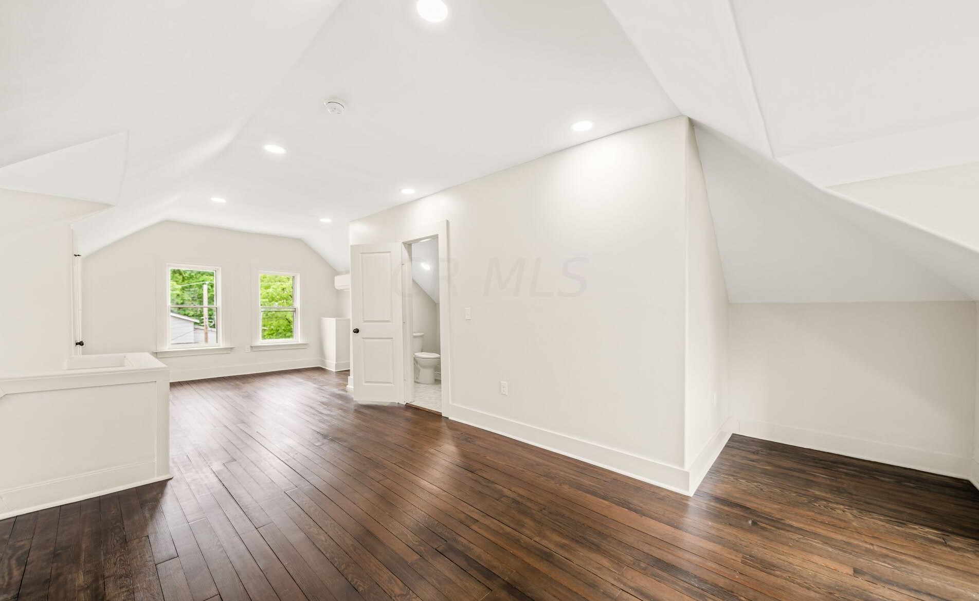 1663 Bryden Rd, Columbus OH  43205-2121 exterior