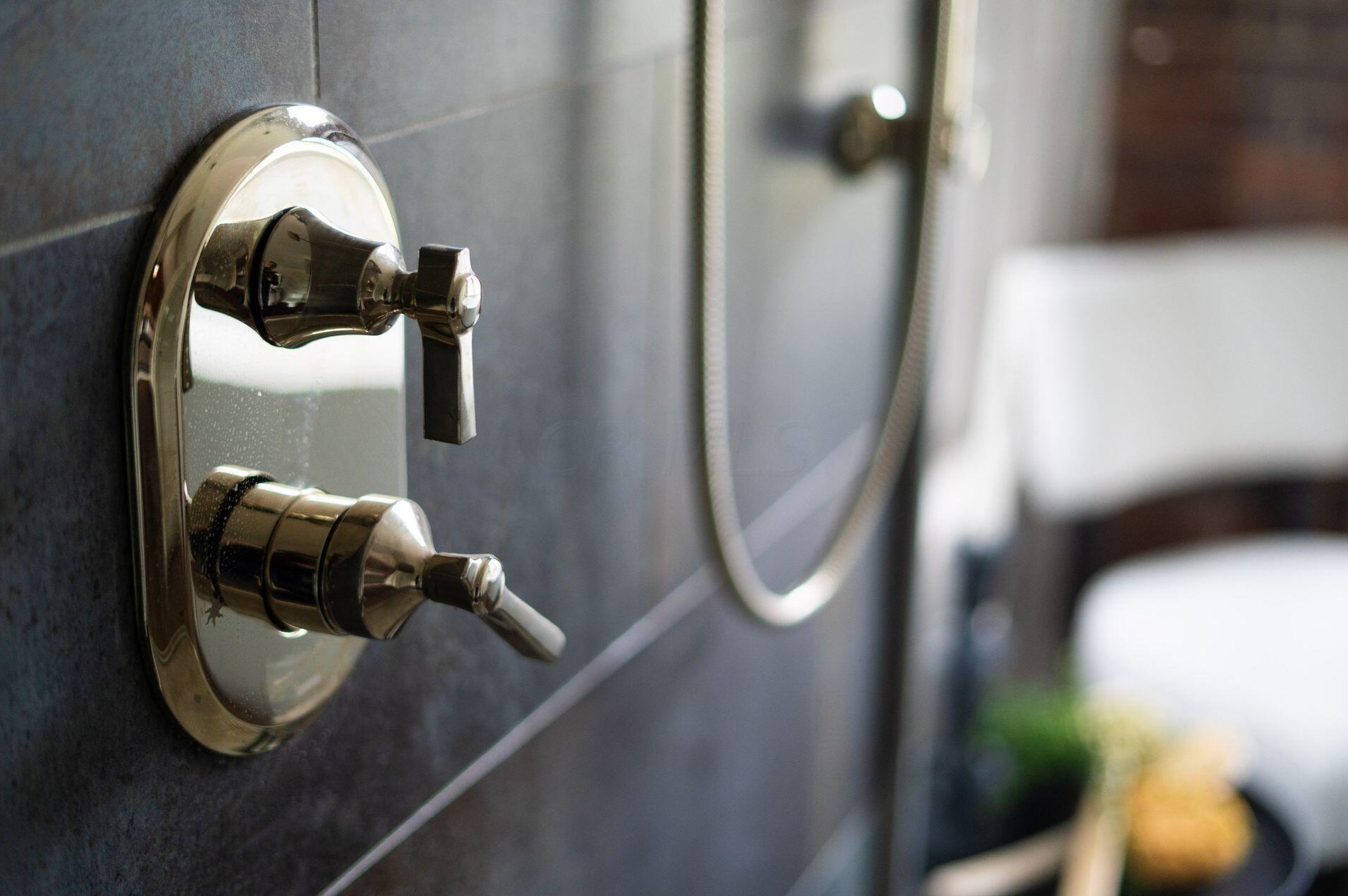 1663 Bryden Rd, Columbus OH  43205-2121 exterior