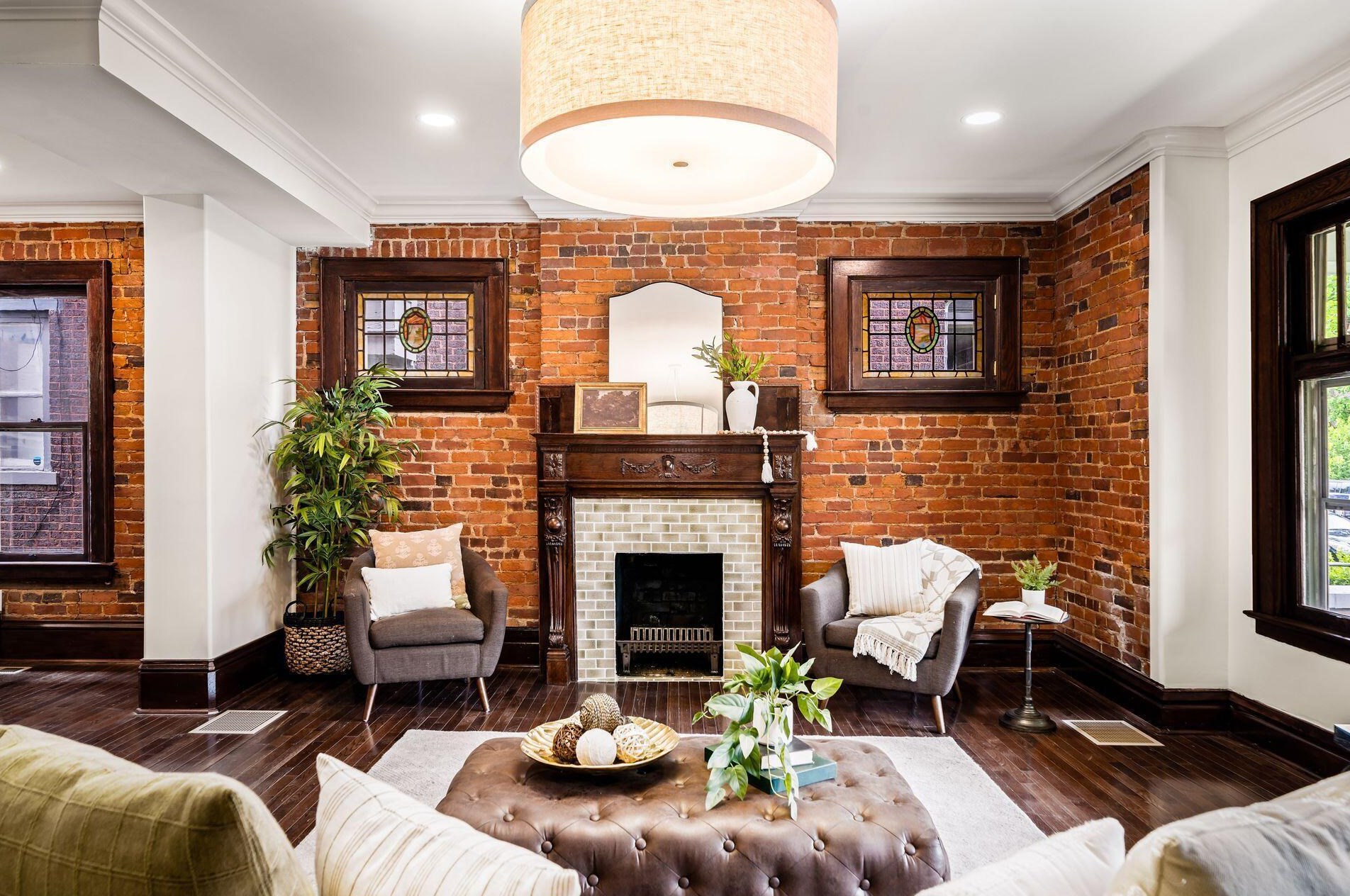 1663 Bryden Rd, Columbus OH  43205-2121 exterior