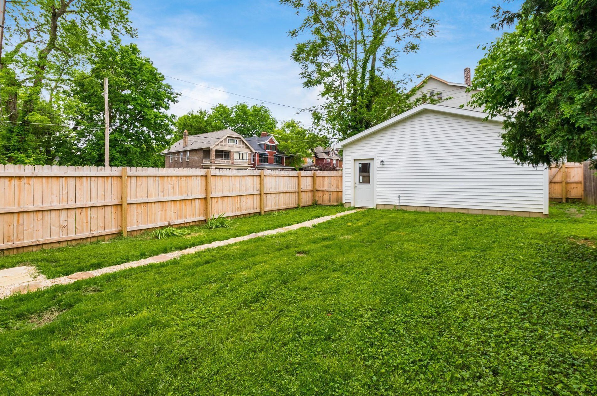 1663 Bryden Rd, Columbus OH  43205-2121 exterior