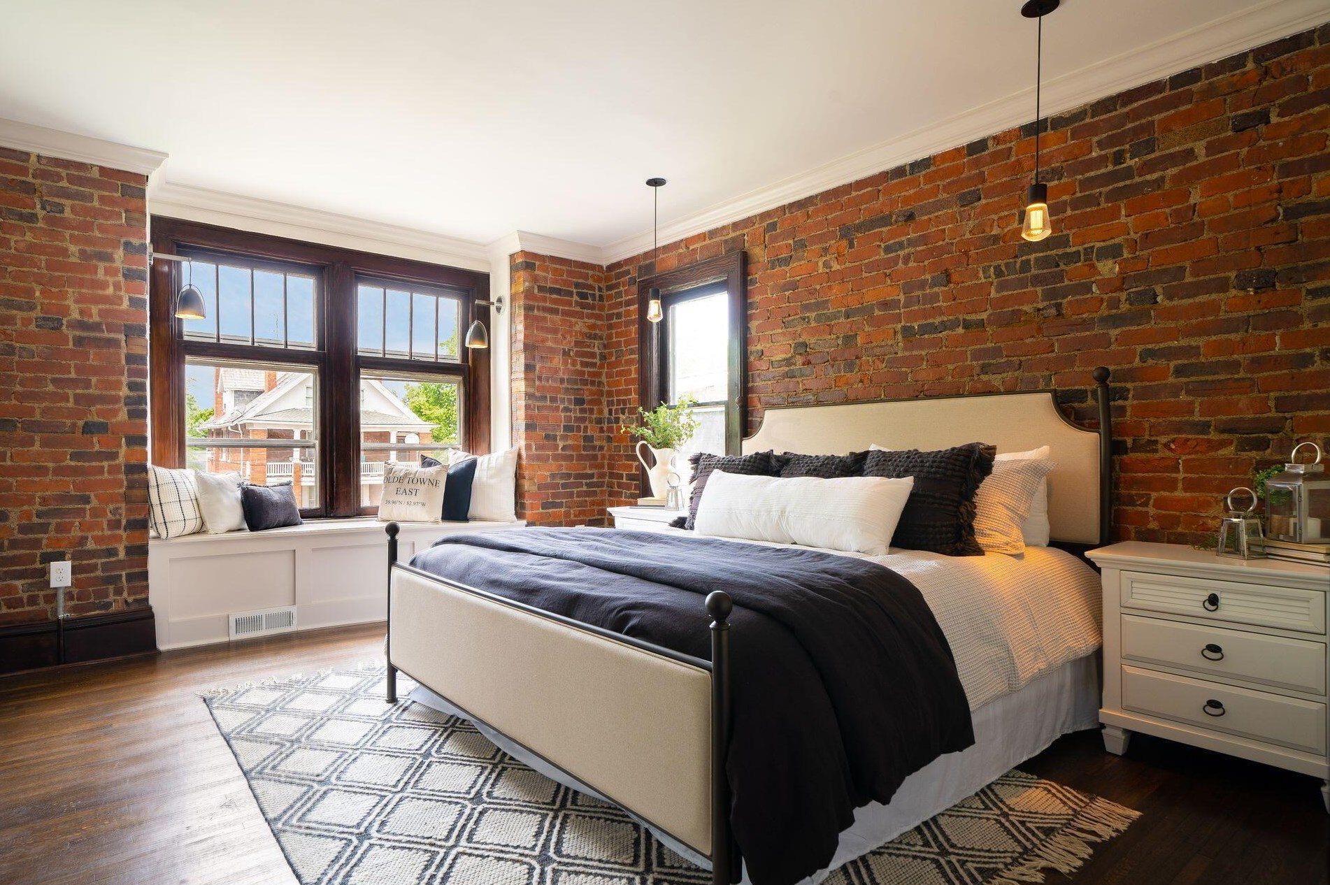 1663 Bryden Rd, Columbus OH  43205-2121 exterior