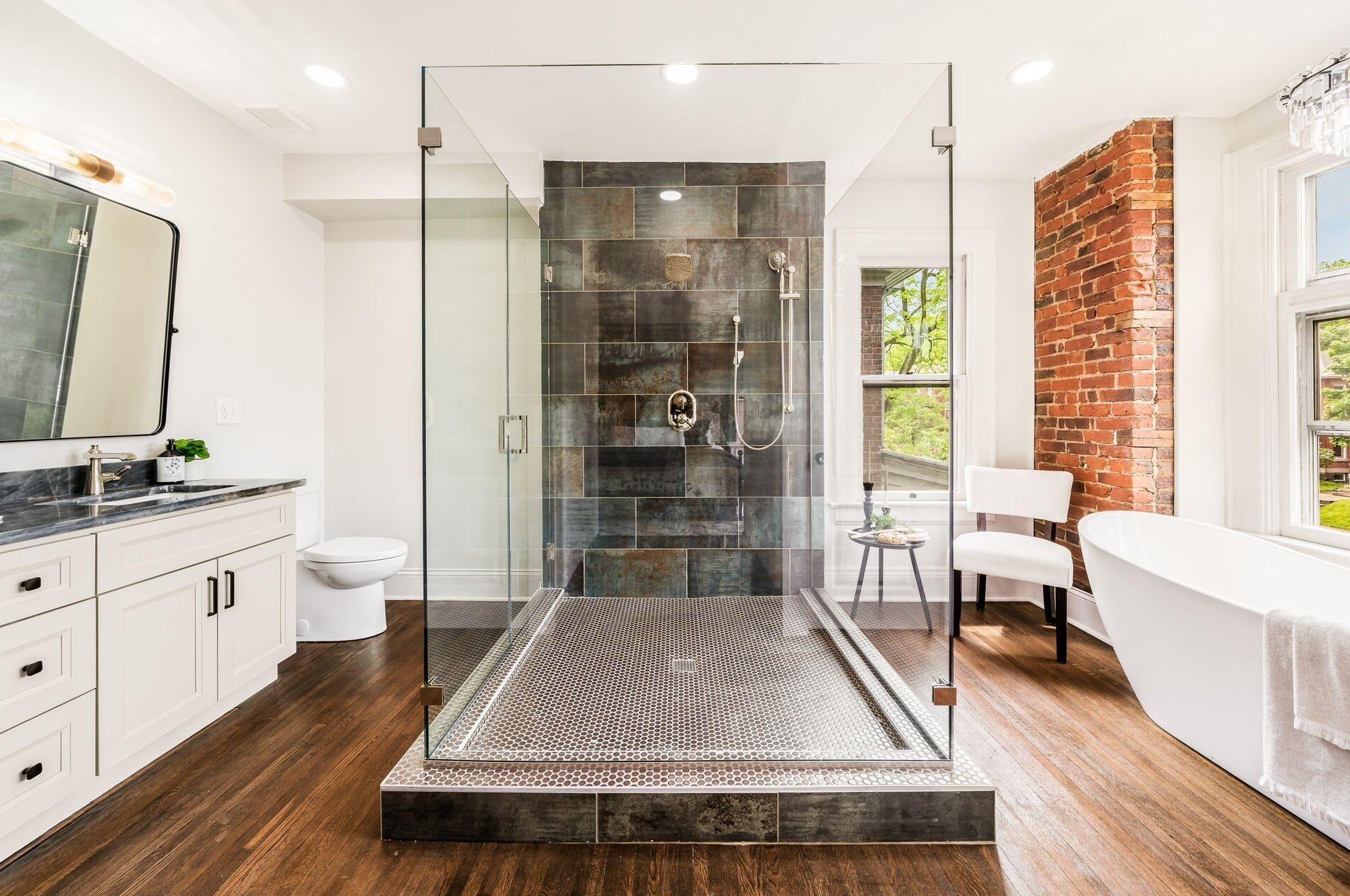 1663 Bryden Rd, Columbus OH  43205-2121 exterior