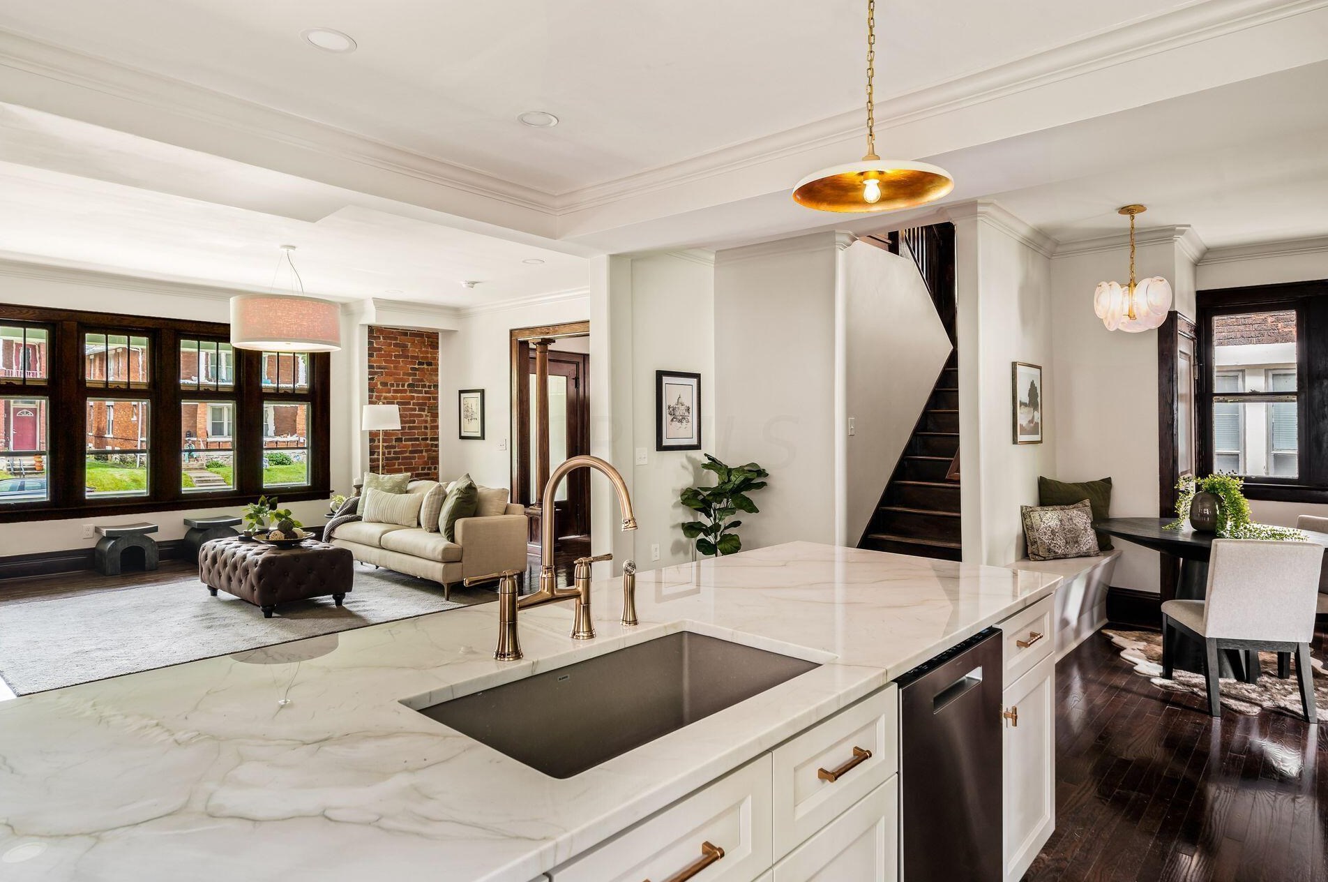 1663 Bryden Rd, Columbus OH  43205-2121 exterior