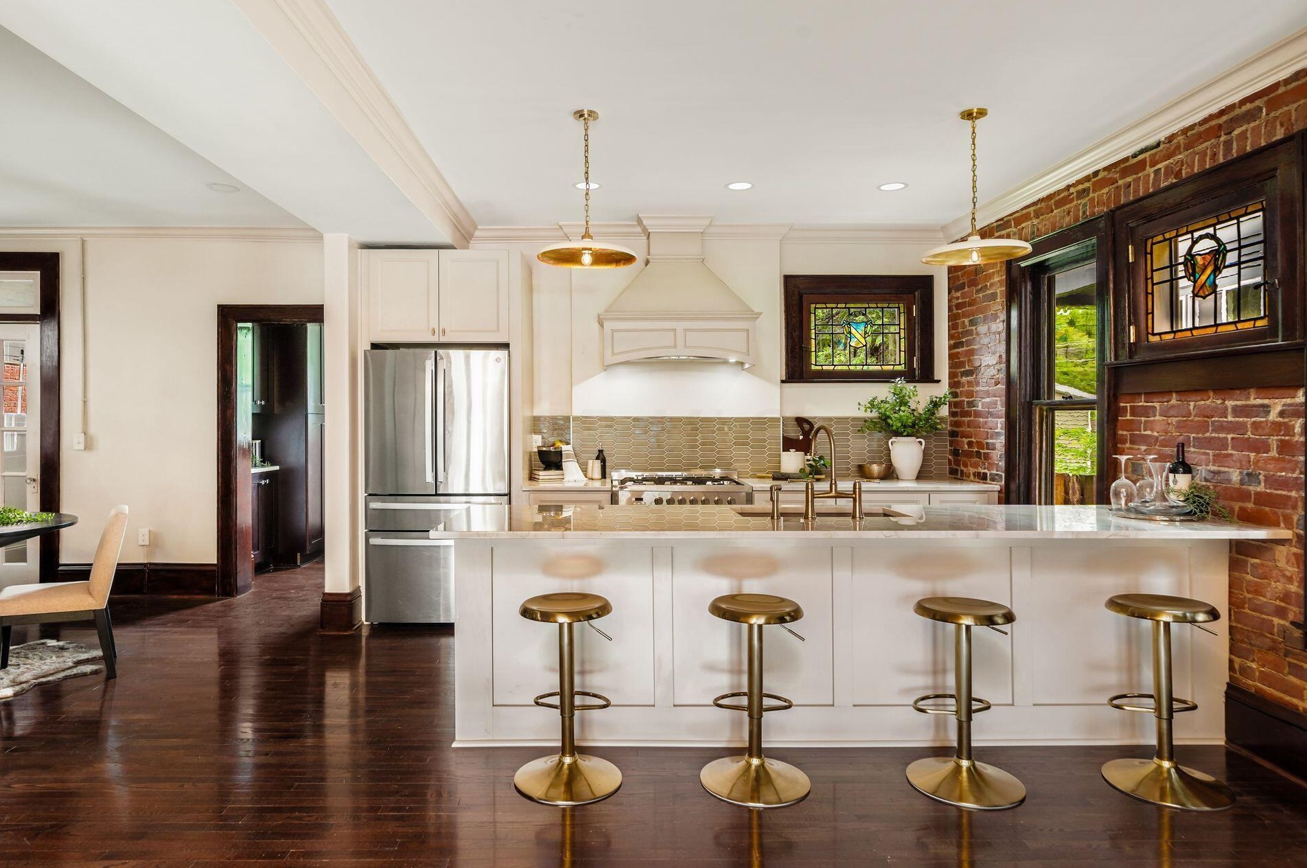 1663 Bryden Rd, Columbus OH  43205-2121 exterior