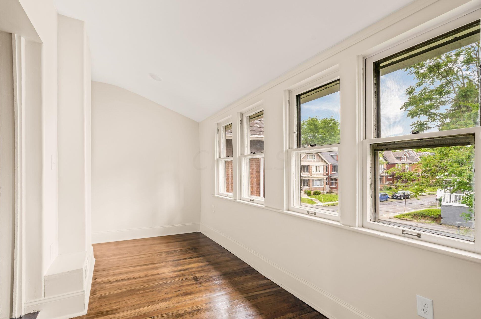 1663 Bryden Rd, Columbus OH  43205-2121 exterior