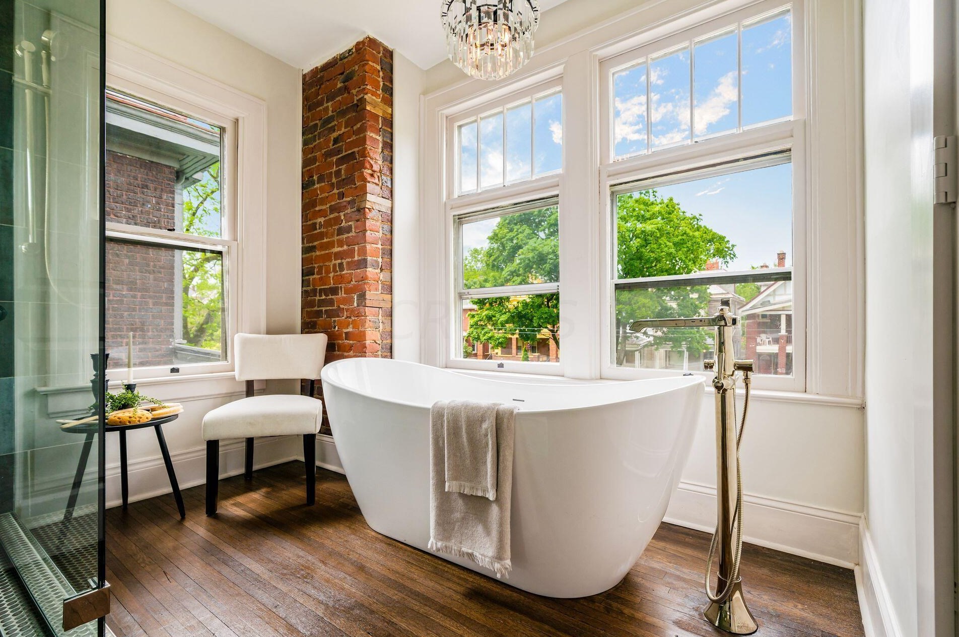 1663 Bryden Rd, Columbus OH  43205-2121 exterior