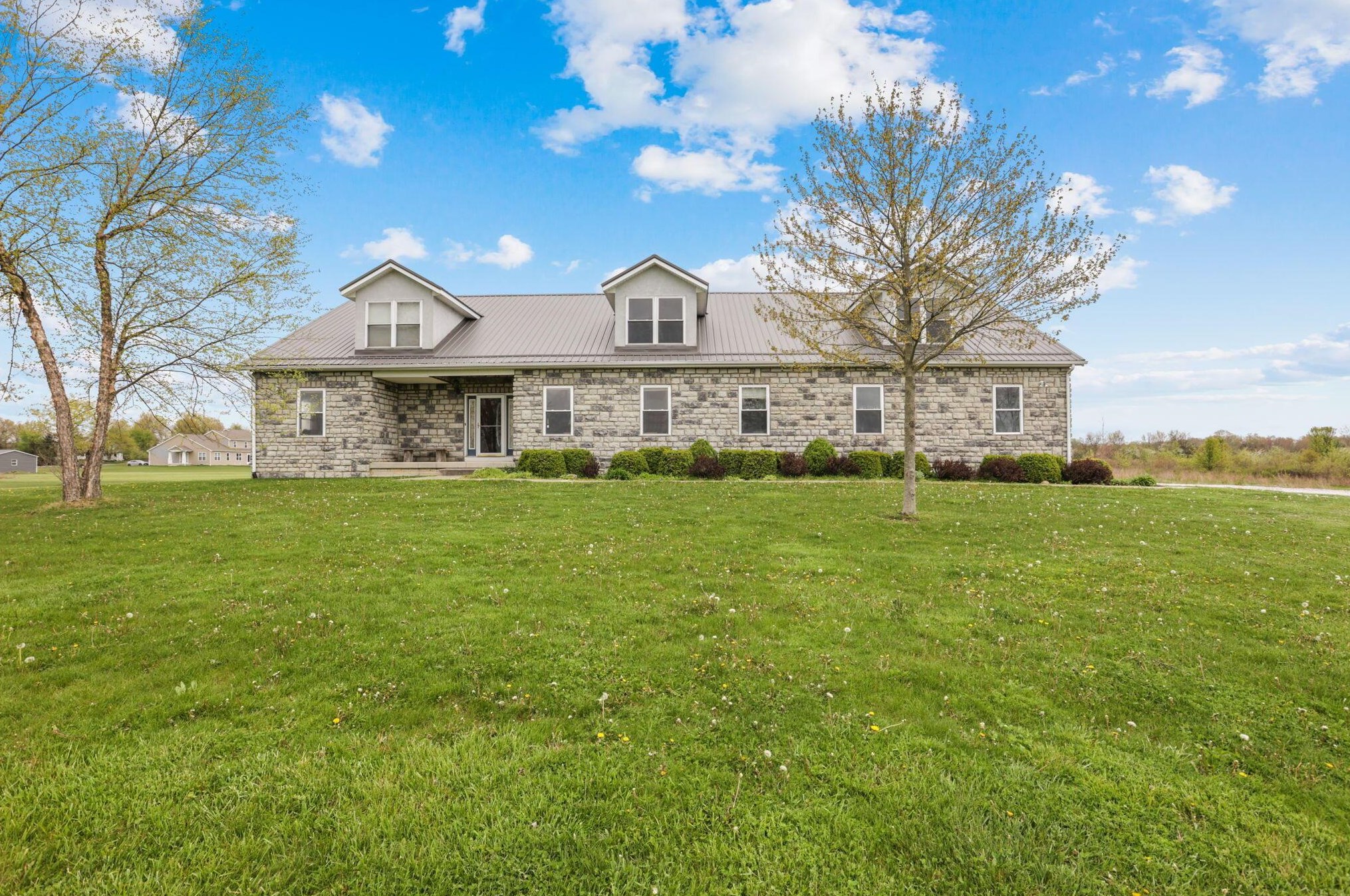 1809 County Line Rd, Johnstown, OH 43031-9307