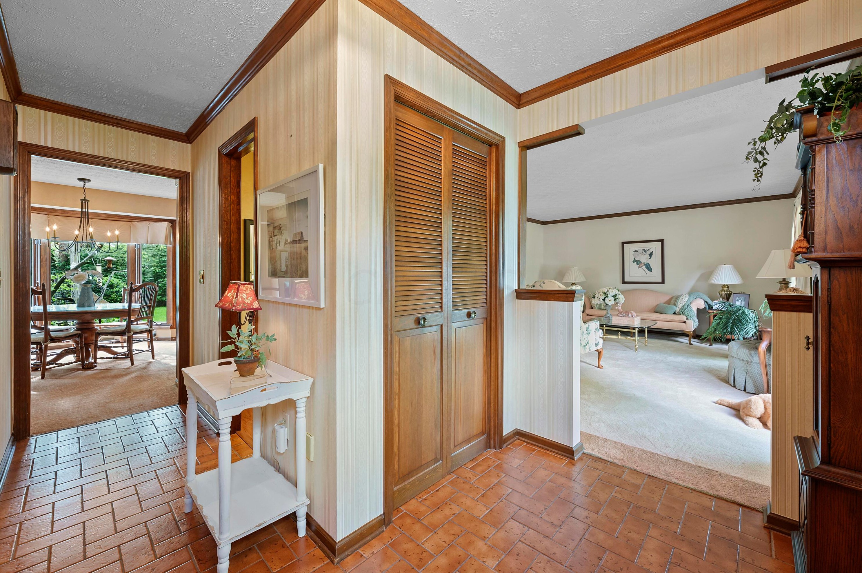 1810 Scott Glen Ct, Columbus OH exterior