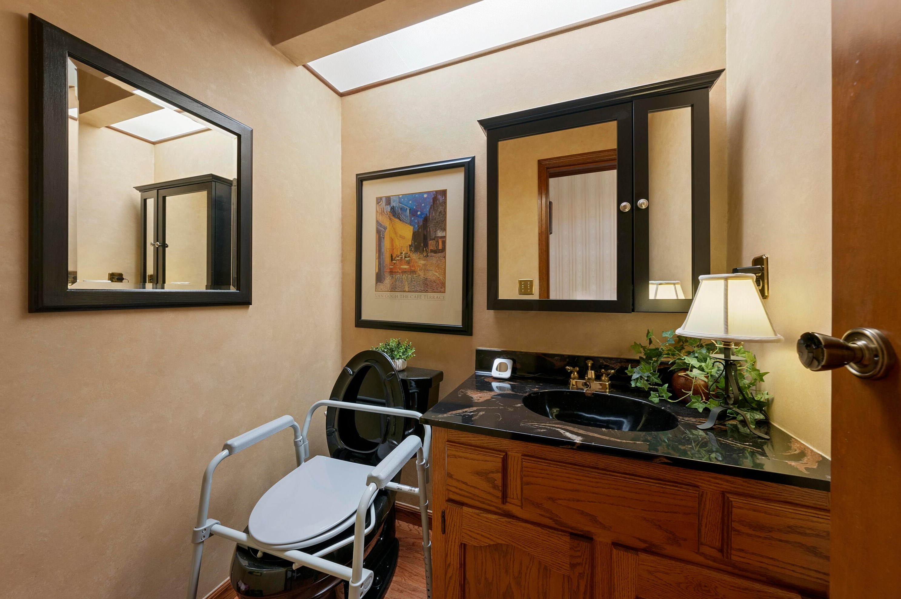 1810 Scott Glen Ct, Columbus OH exterior