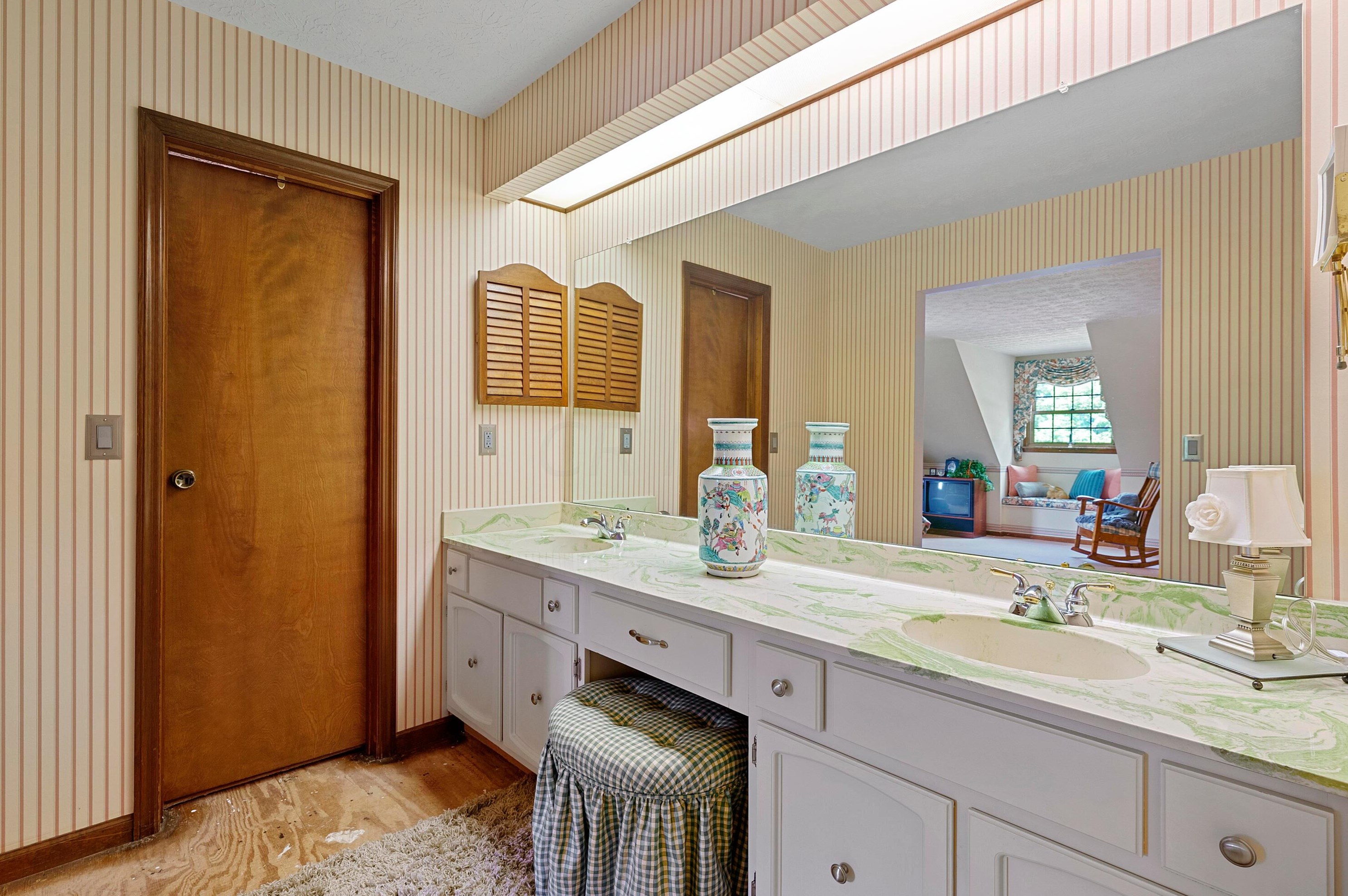 1810 Scott Glen Ct, Columbus OH exterior