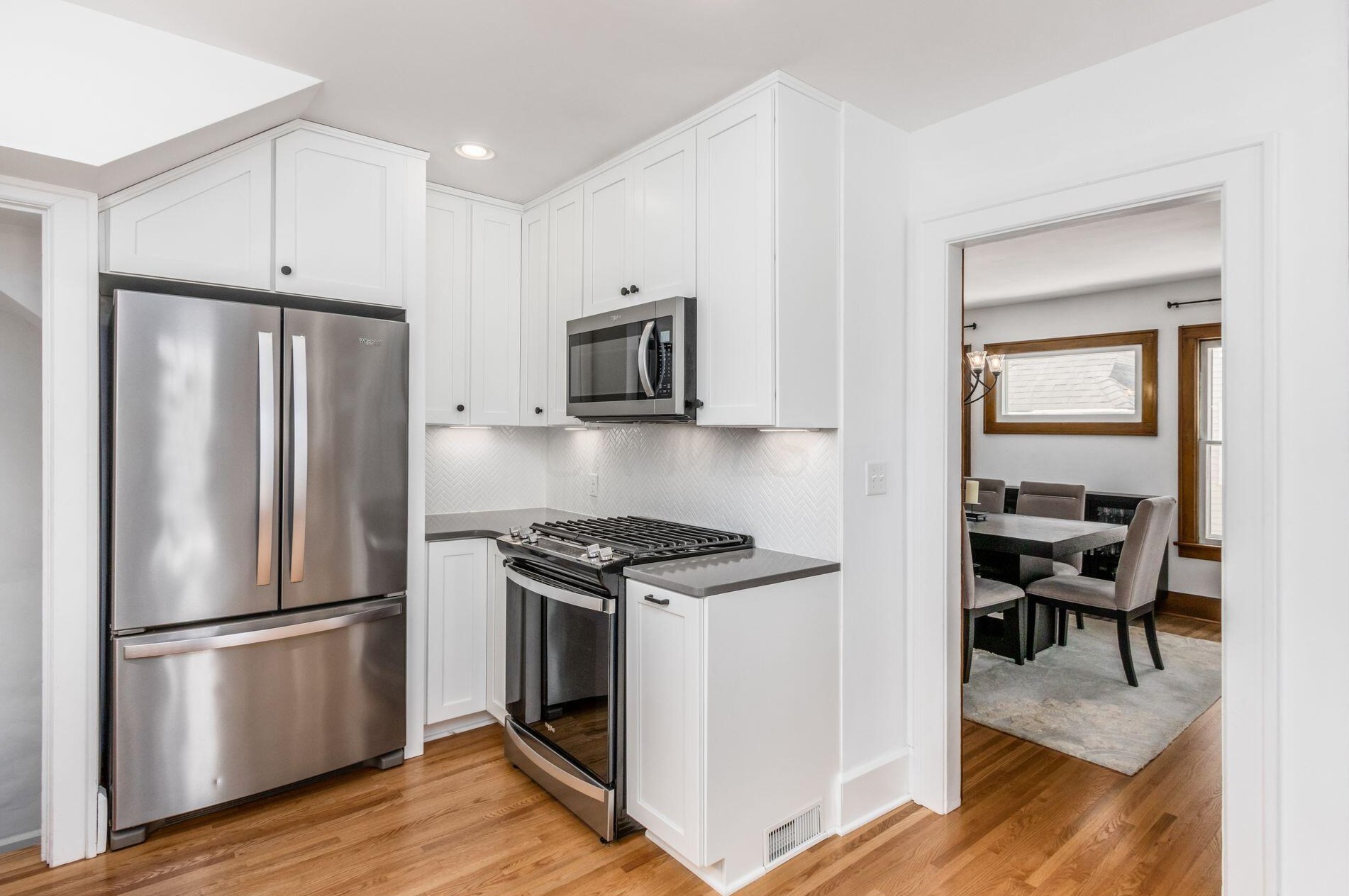 260 Kenworth Rd, Columbus OH  43214-4010 exterior