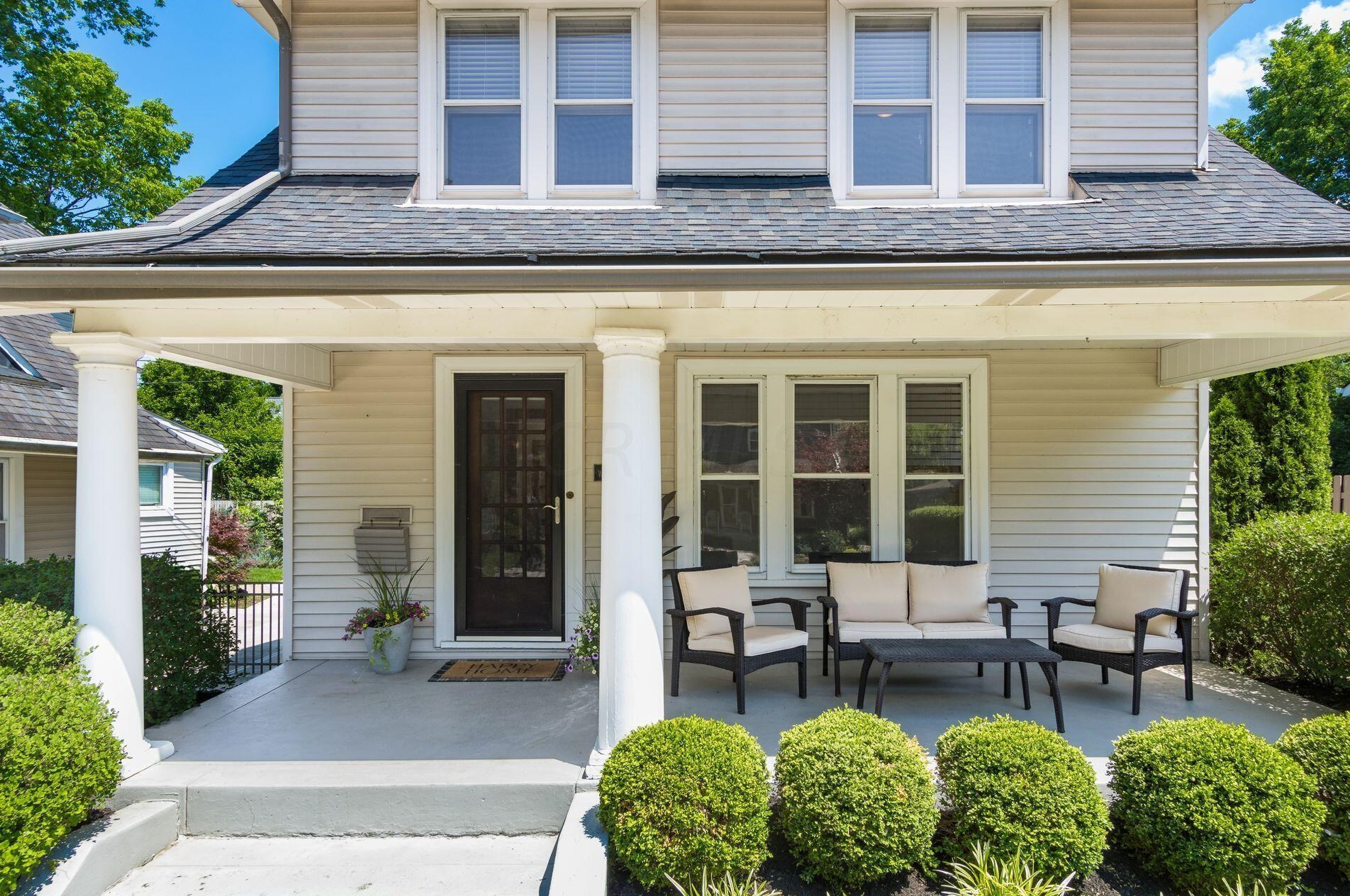 260 Kenworth Rd, Columbus OH  43214-4010 exterior