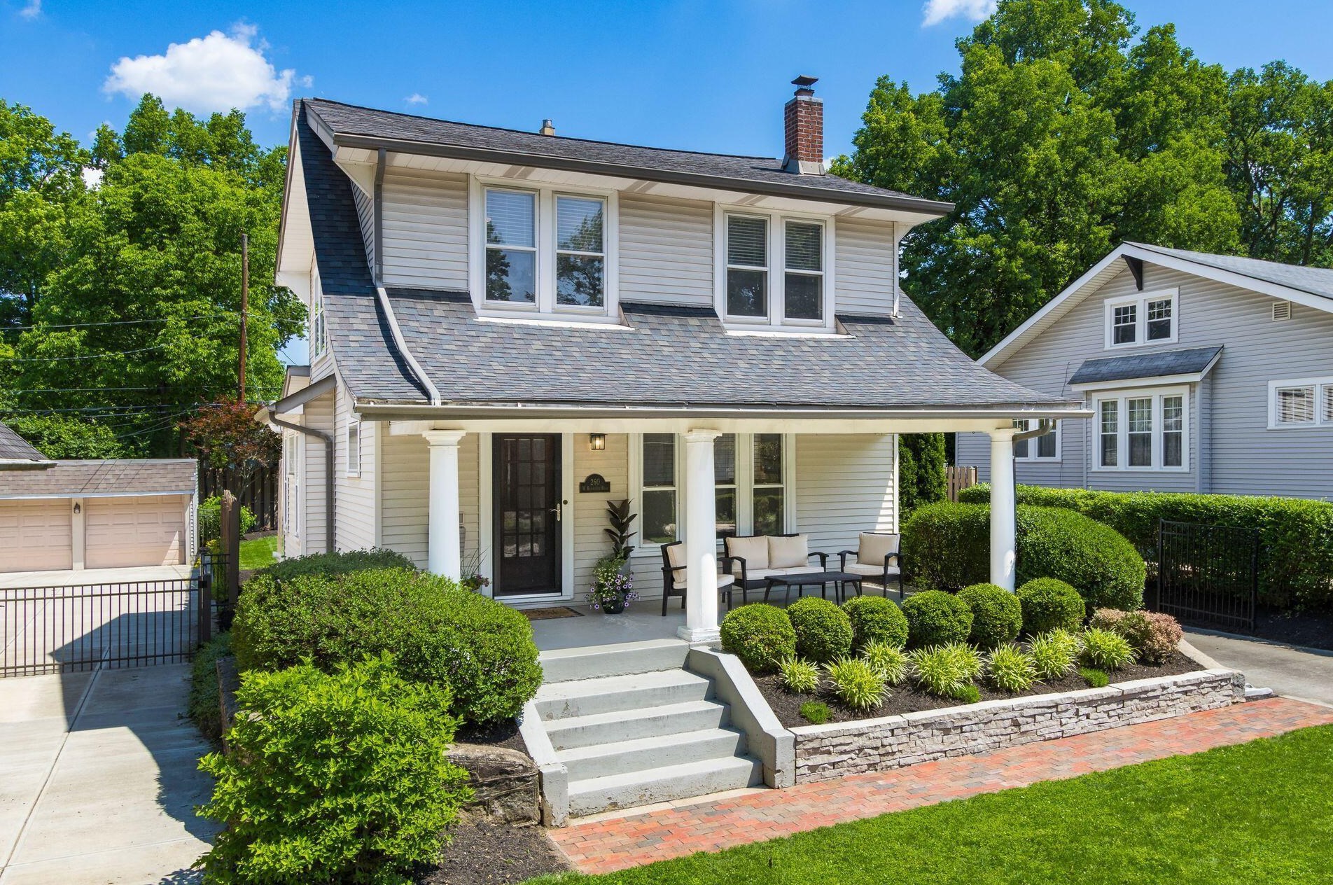 260 Kenworth Rd, Columbus OH  43214-4010 exterior