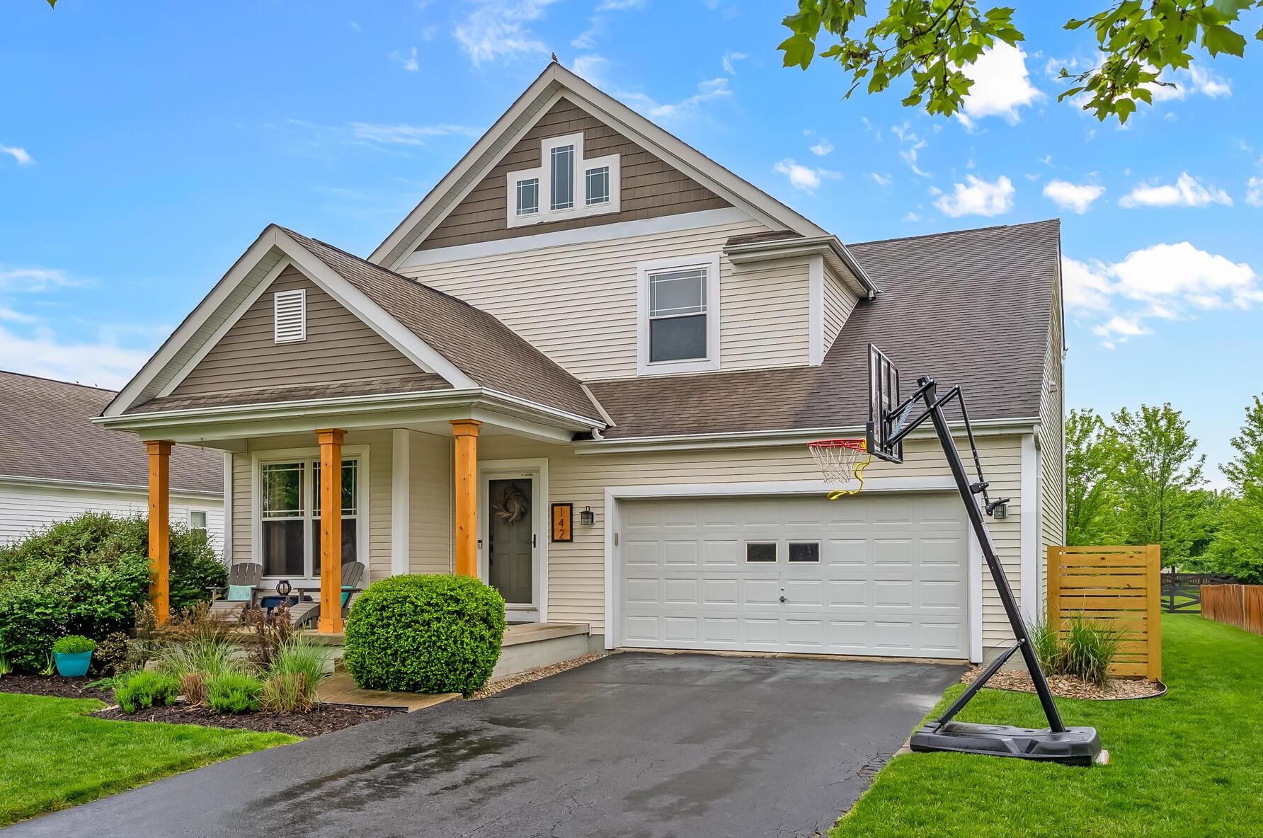 142 White Elm Dr, Delaware, OH 43015