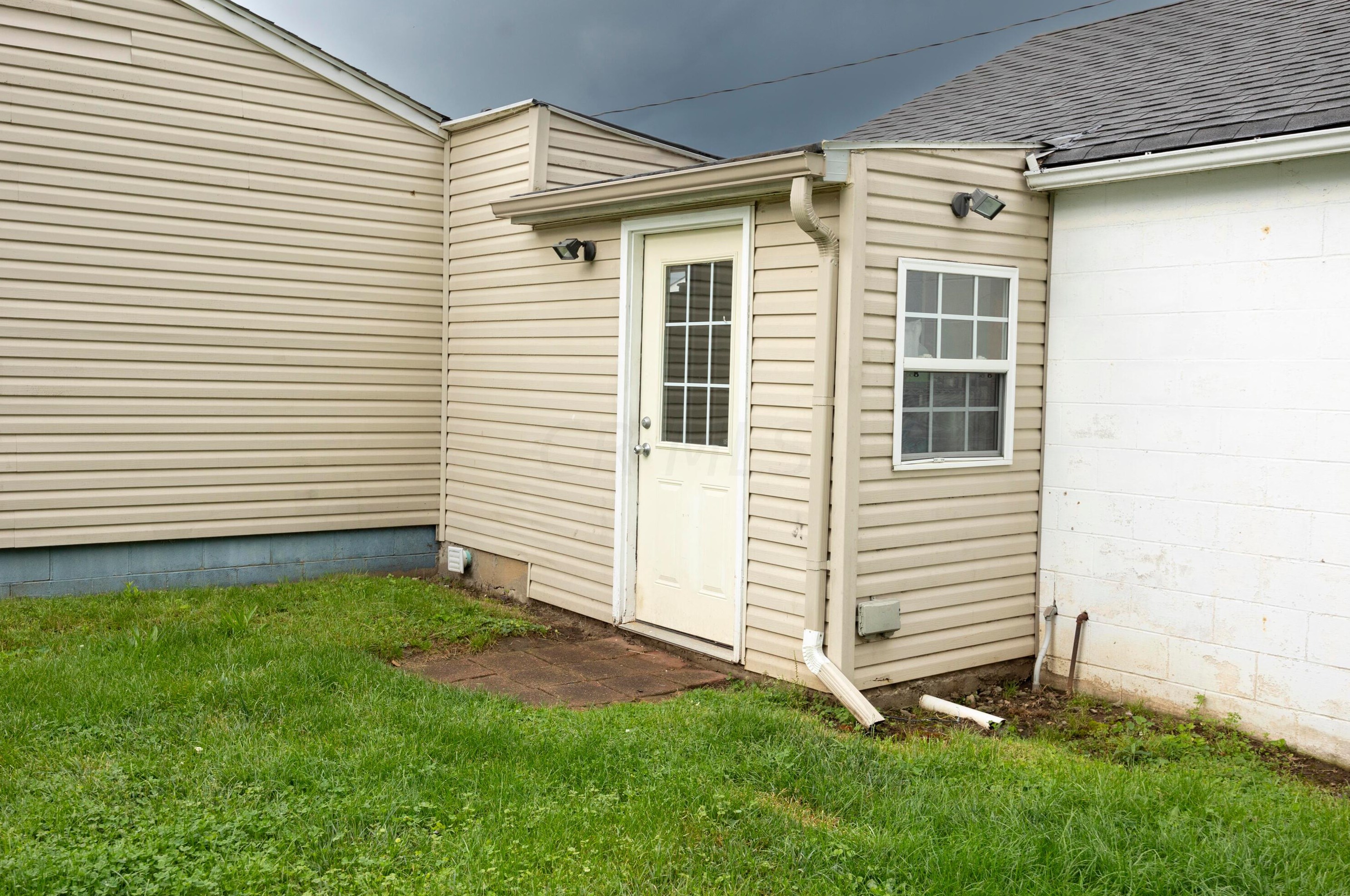 115 Phelps Rd, Columbus OH 43207-3664 exterior