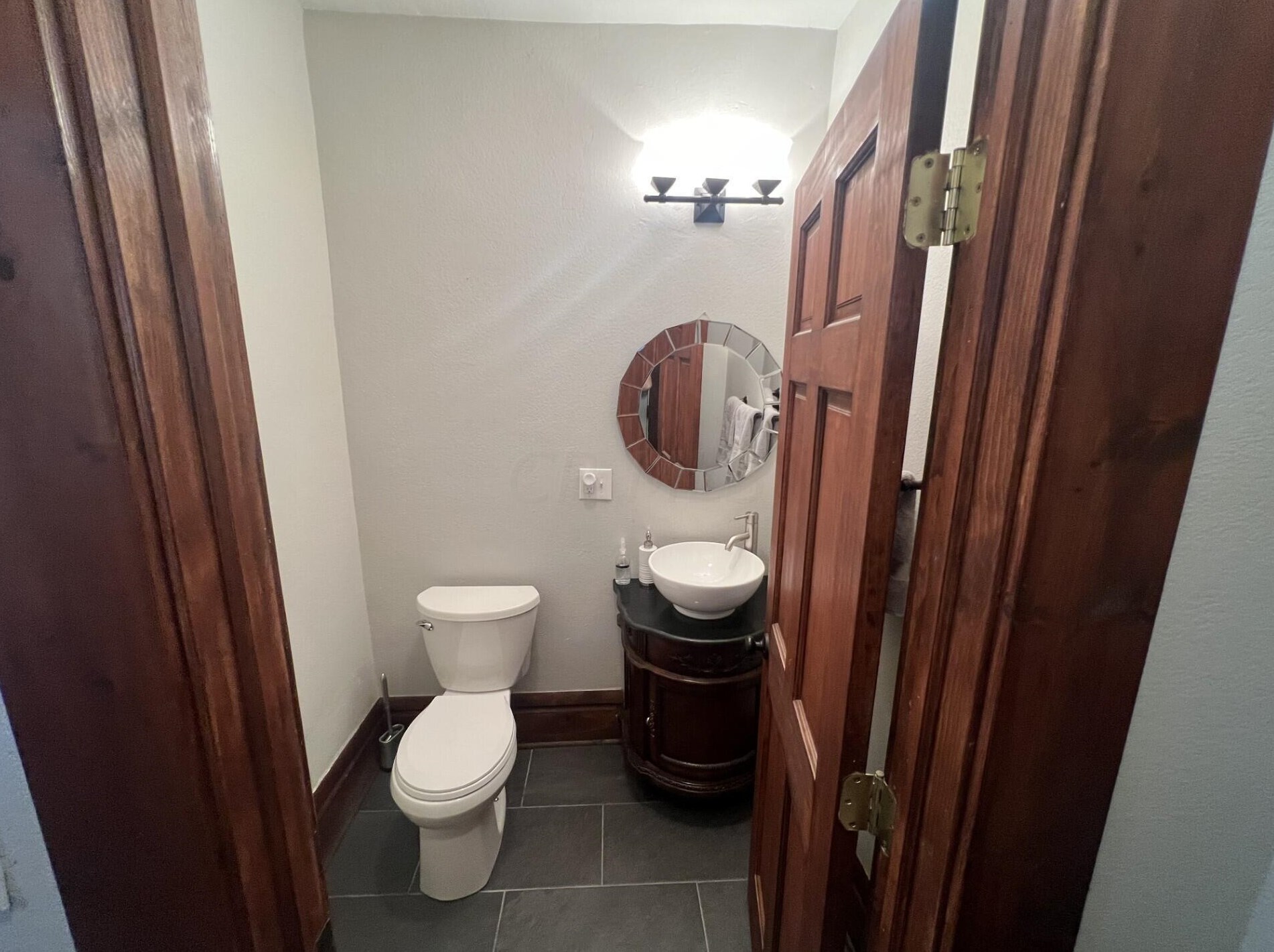 1213 Hamlet St, Columbus OH  43201-2836 exterior